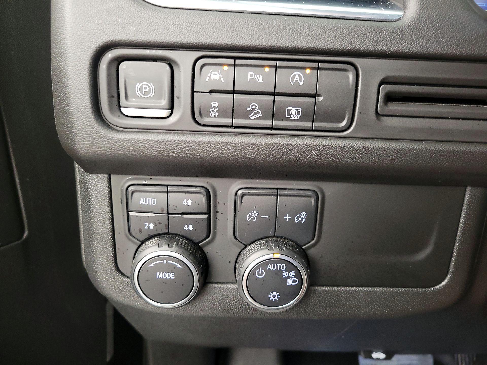 Thumbnail: 2023 Chevrolet Tahoe - 13