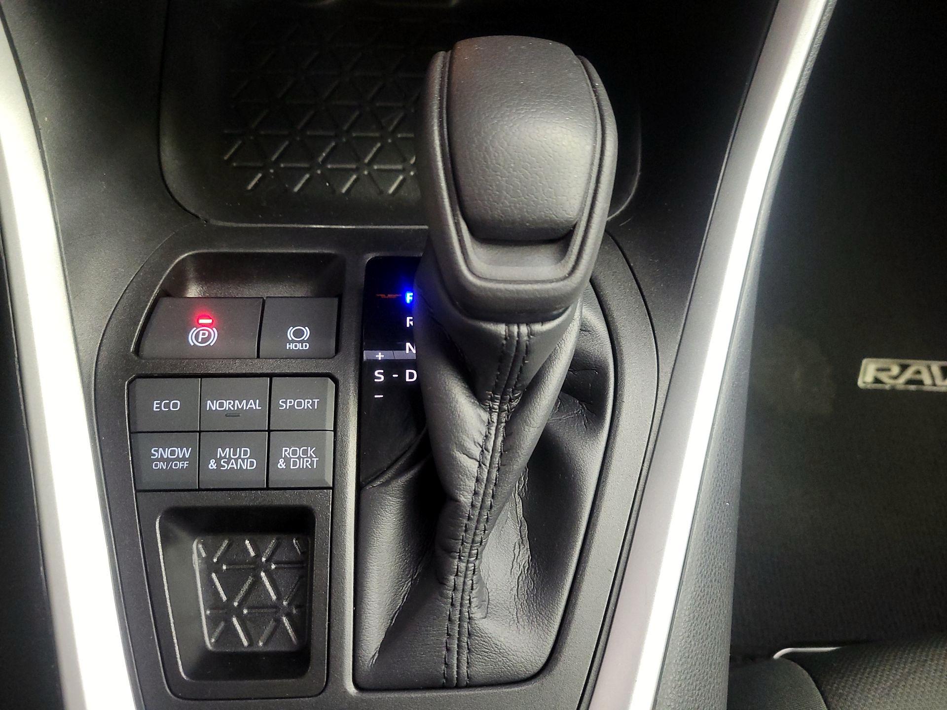 Thumbnail: 2023 Toyota RAV4 - 17