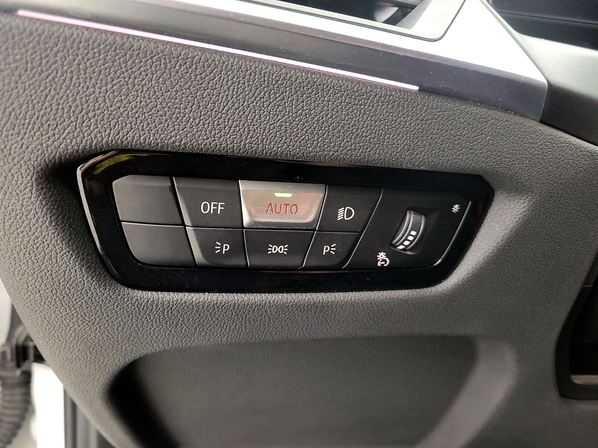 Thumbnail: 2024 BMW 3 Series - 13