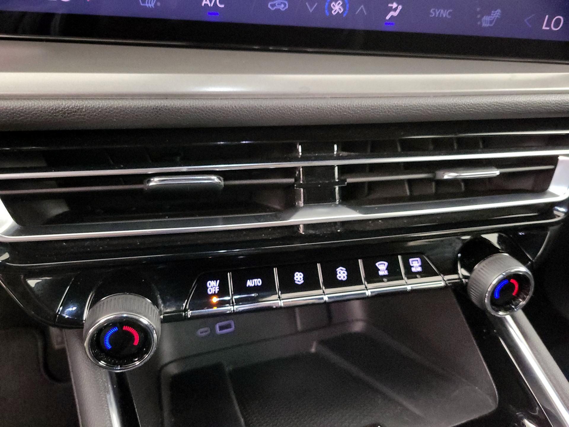 Thumbnail: 2024 Chevrolet Traverse - 15