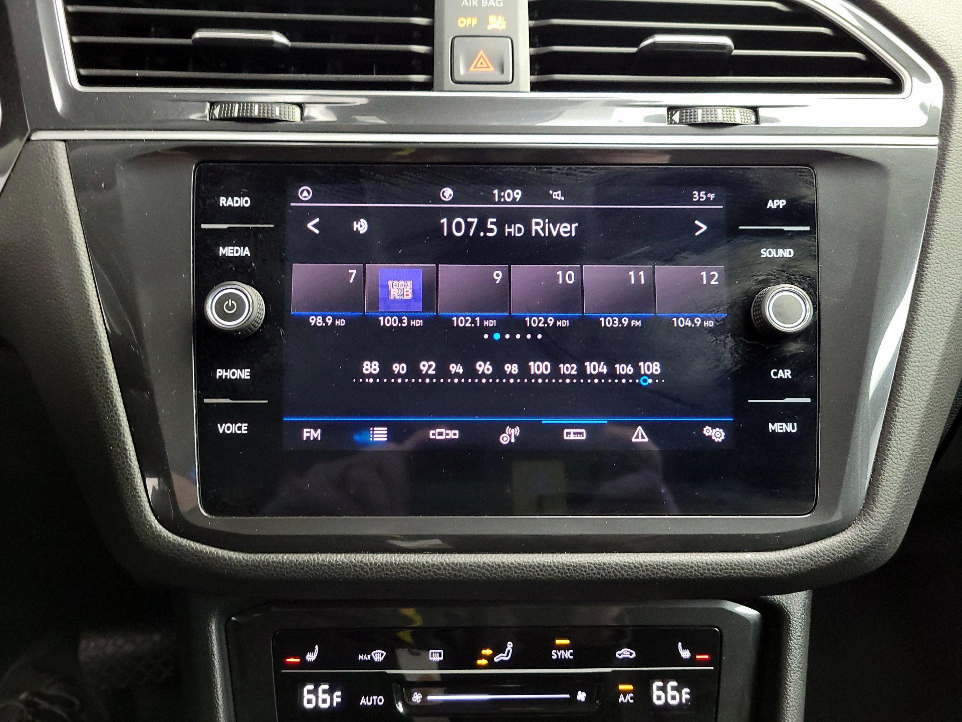 Thumbnail: 2024 Volkswagen Tiguan - 15