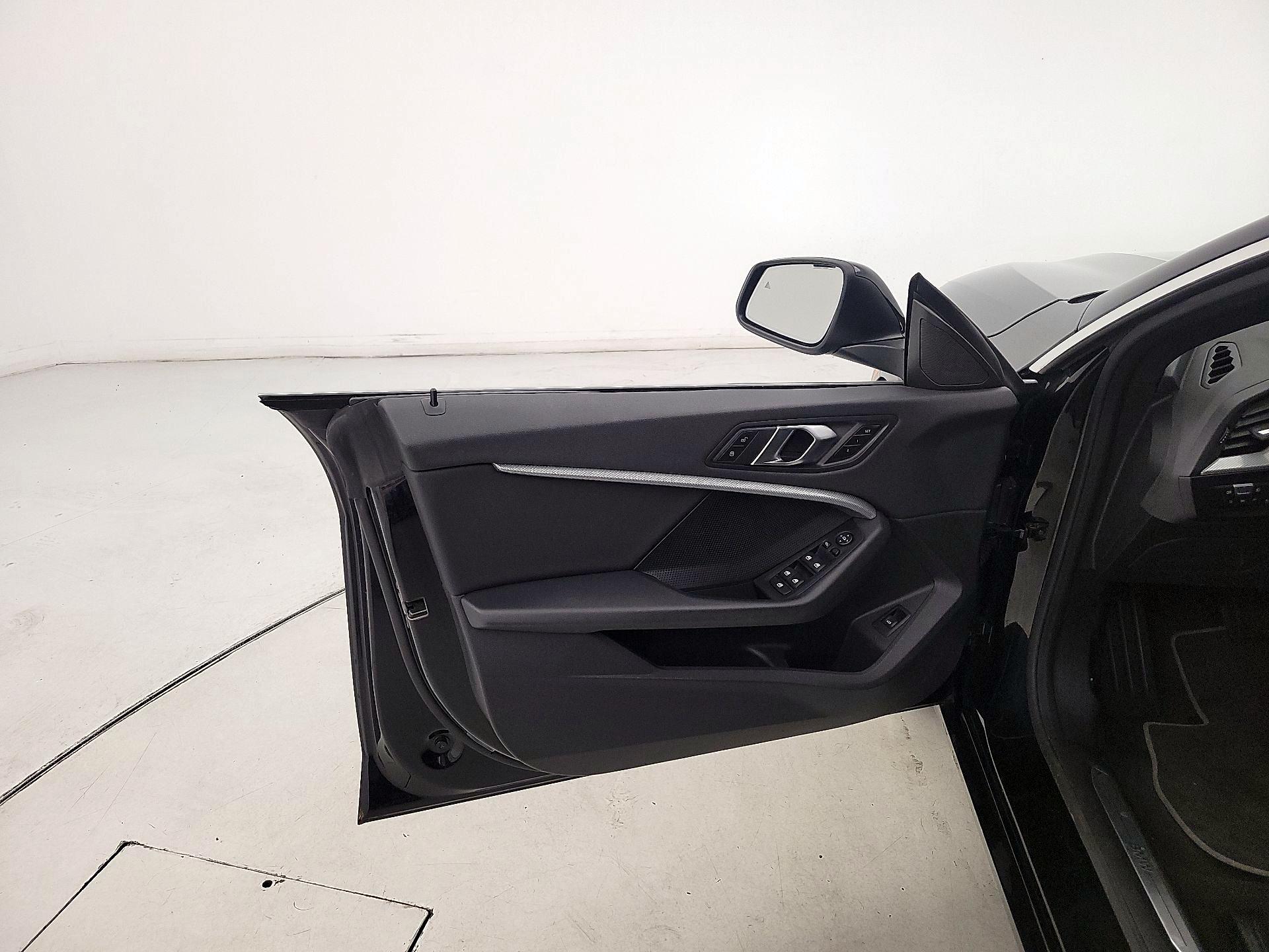 Thumbnail: 2024 BMW 2 Series - 12