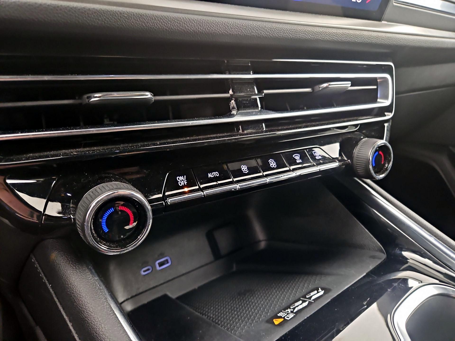 Thumbnail: 2024 Chevrolet Traverse - 17