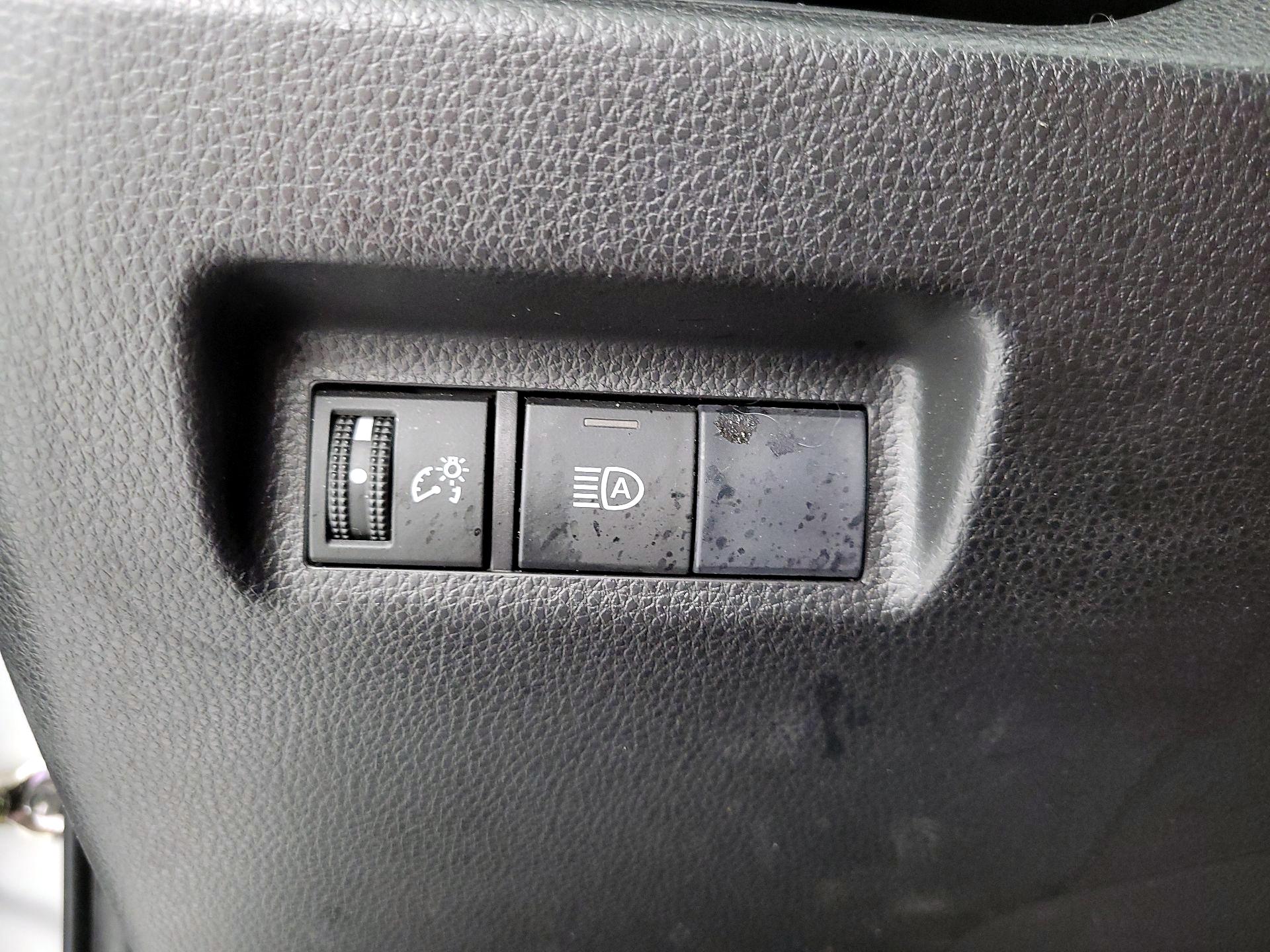 Thumbnail: 2019 Toyota RAV4 - 13