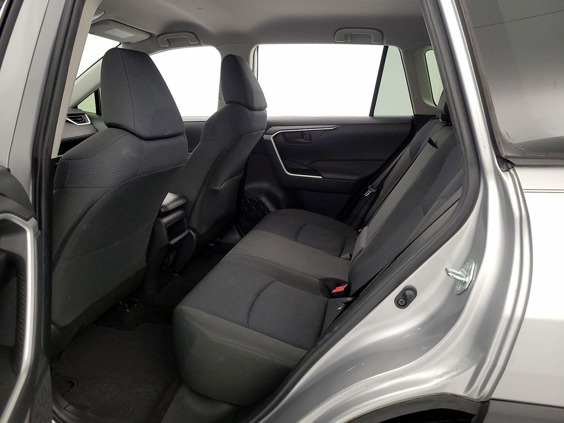 Thumbnail: 2019 Toyota RAV4 - 19