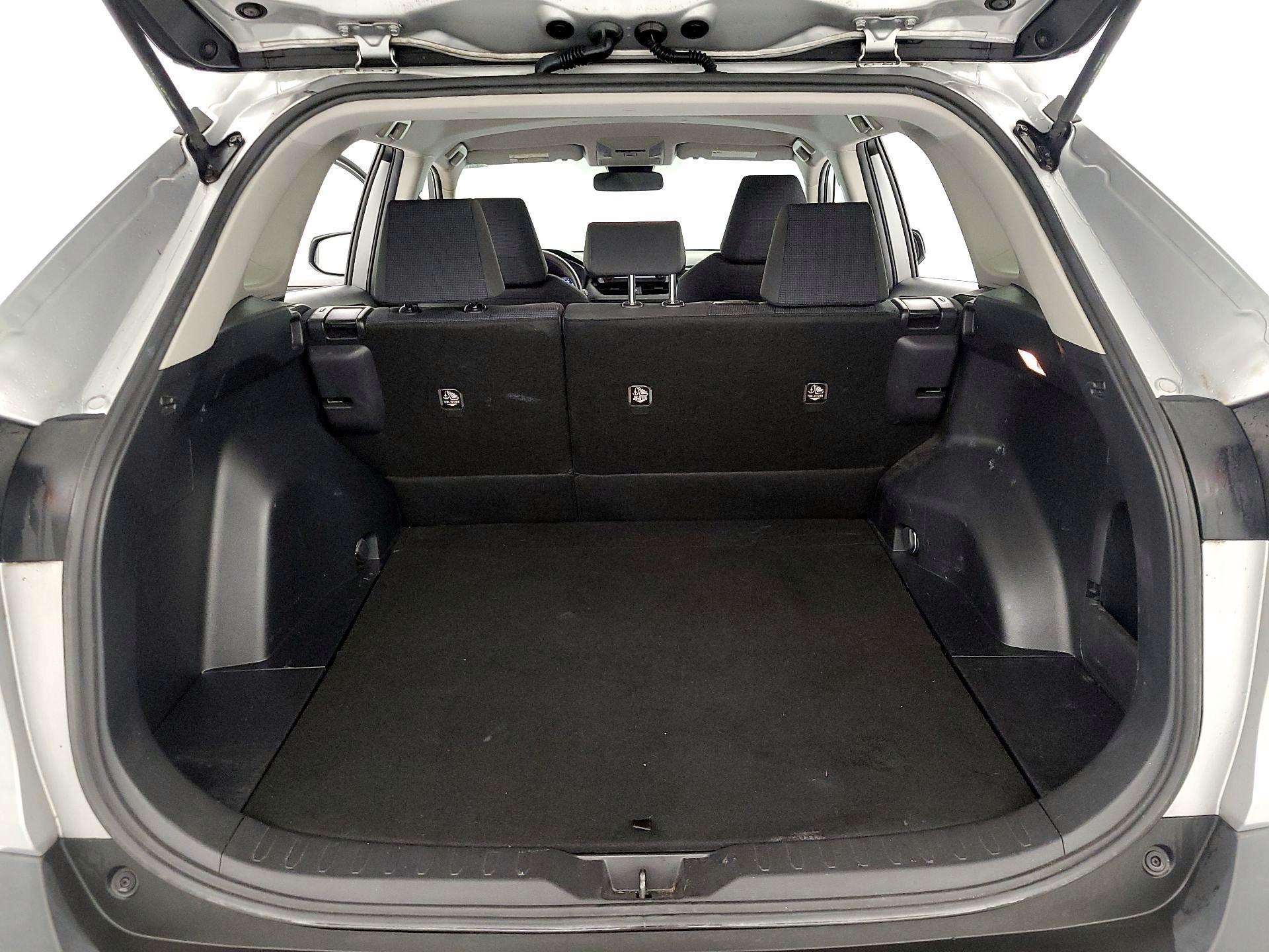 Thumbnail: 2019 Toyota RAV4 - 20