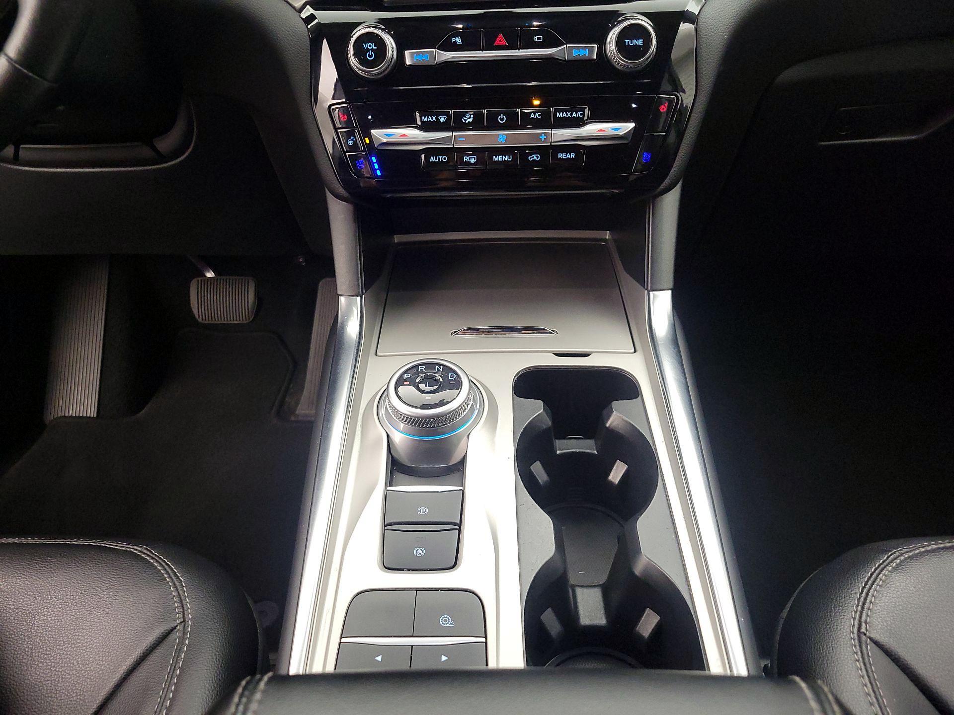 Thumbnail: 2023 Ford Explorer - 17