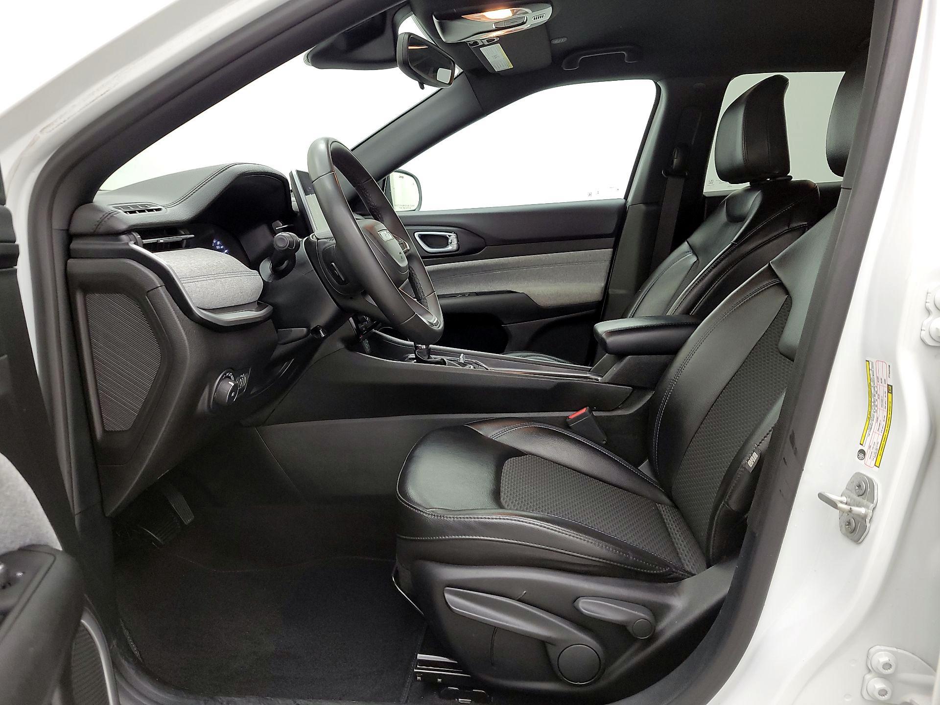 Thumbnail: 2023 Jeep Compass - 11