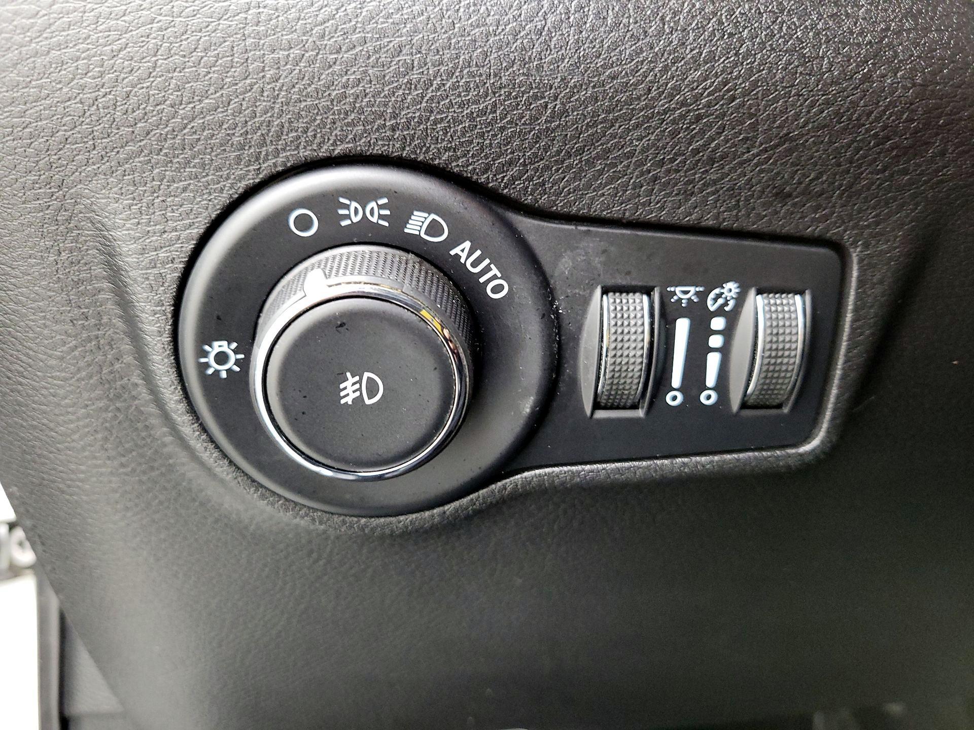 Thumbnail: 2023 Jeep Compass - 13