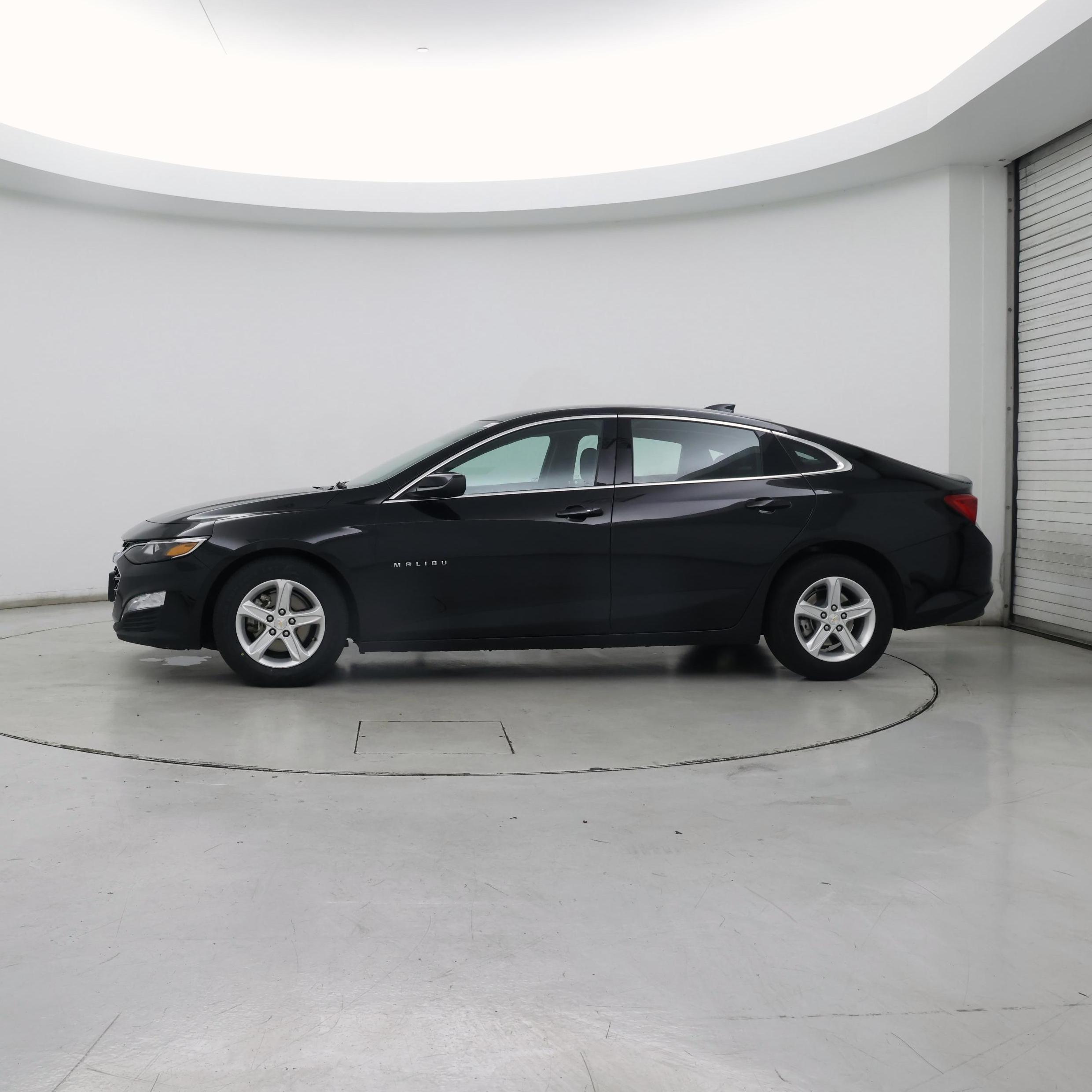 Thumbnail: 2024 Chevrolet Malibu - 3