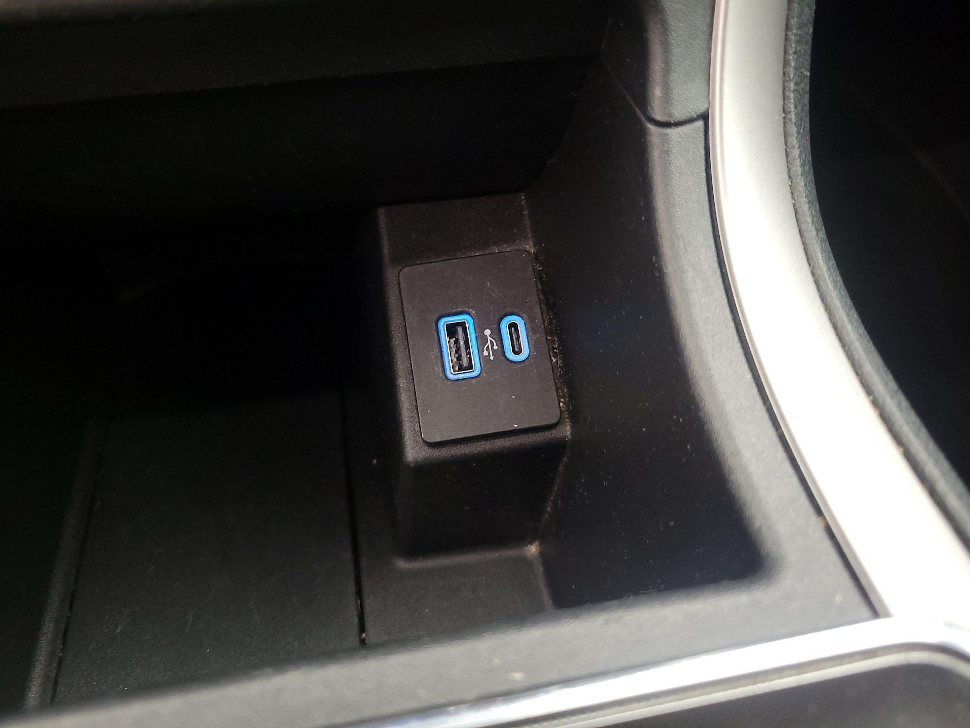 Thumbnail: 2022 Ford Edge - 18