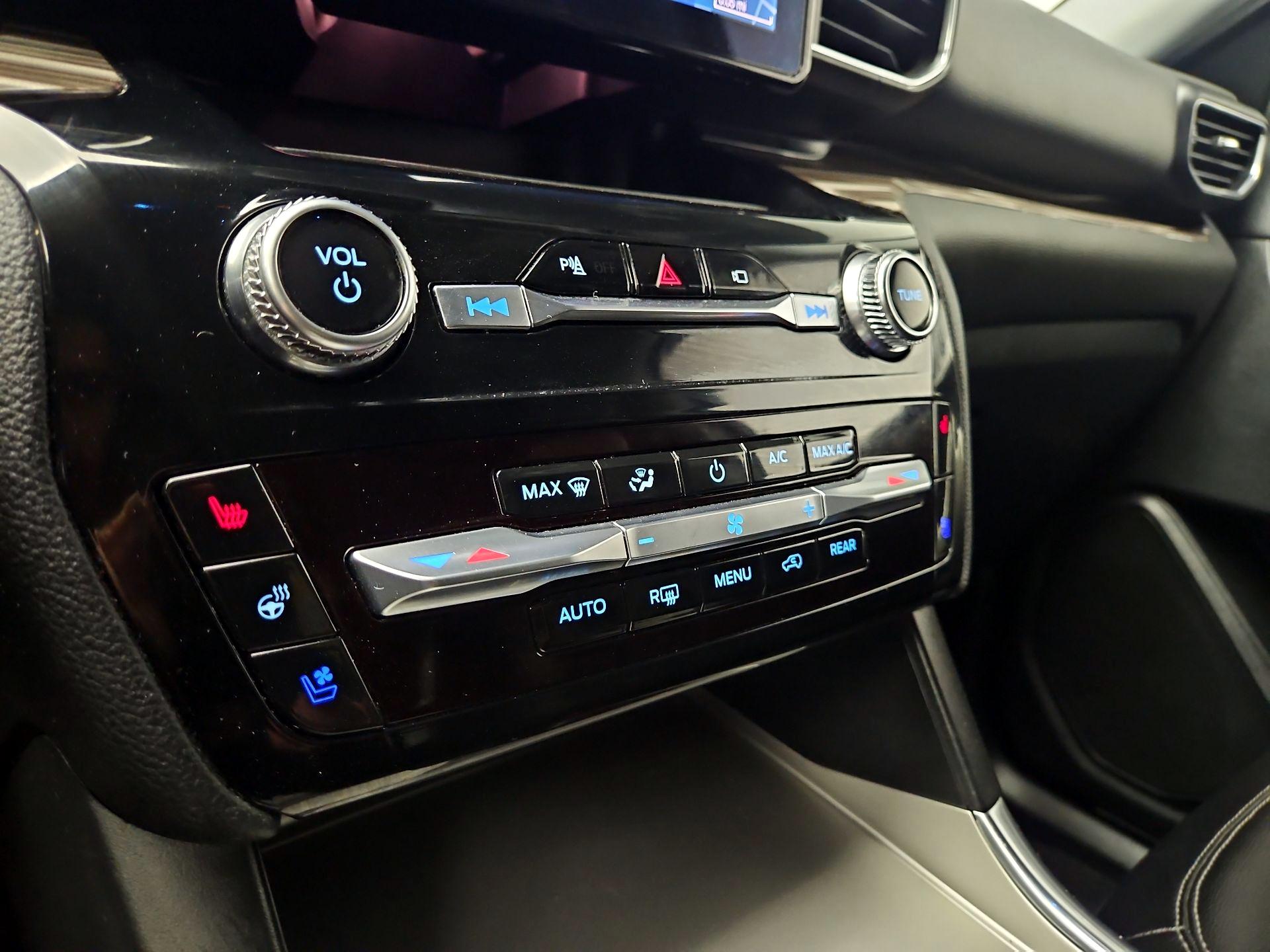 Thumbnail: 2023 Ford Explorer - 17