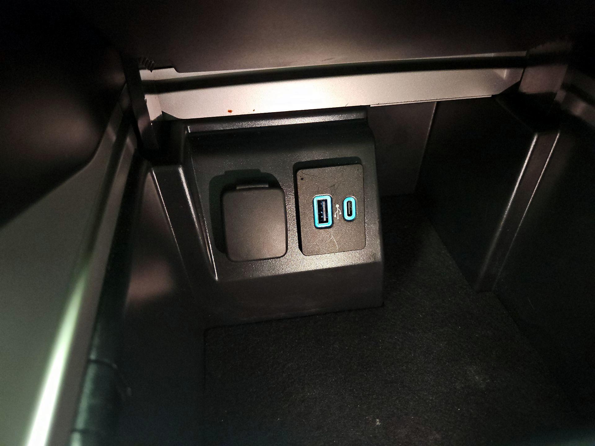 Thumbnail: 2023 Ford Explorer - 19