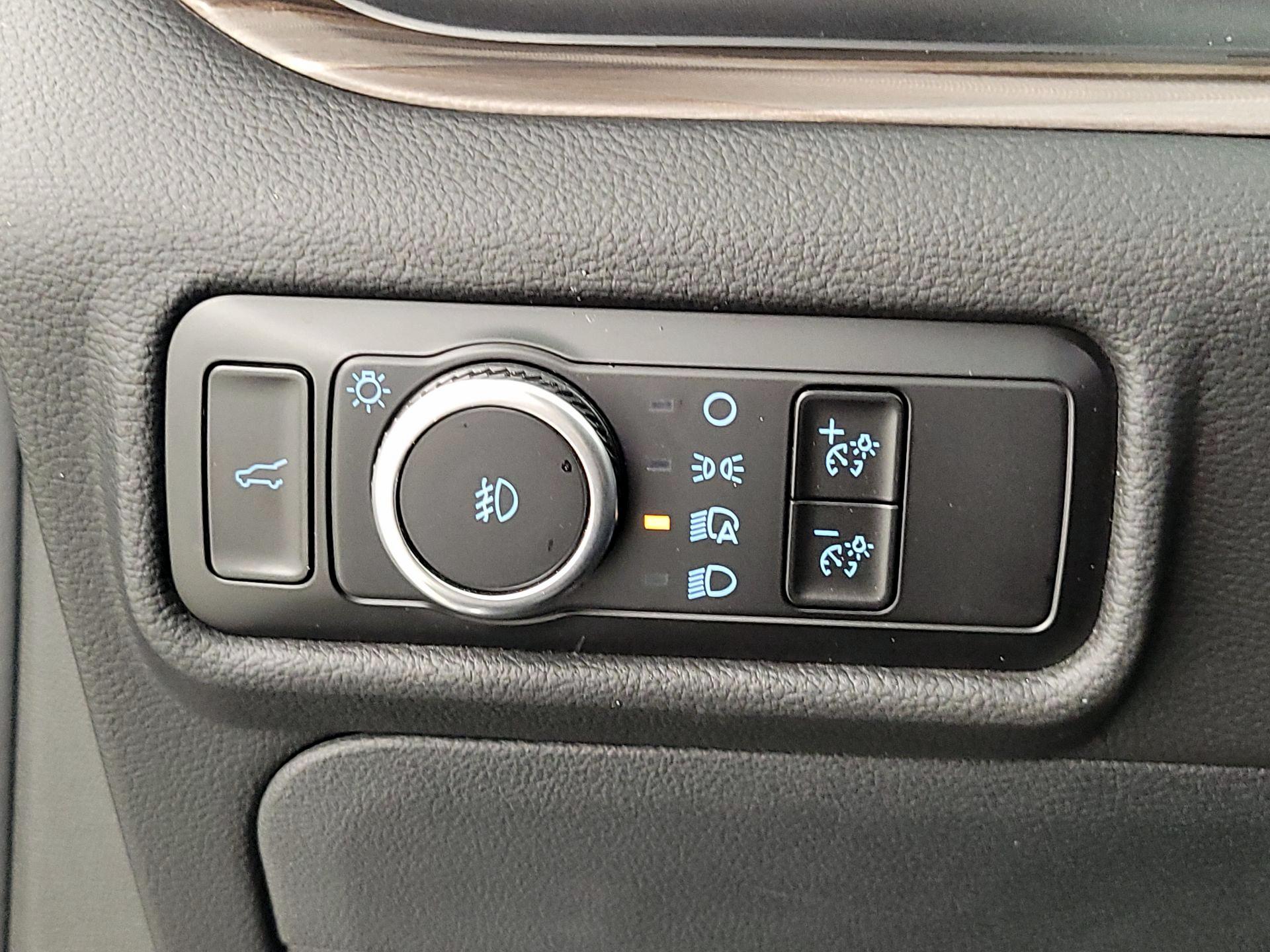 Thumbnail: 2023 Ford Explorer - 13