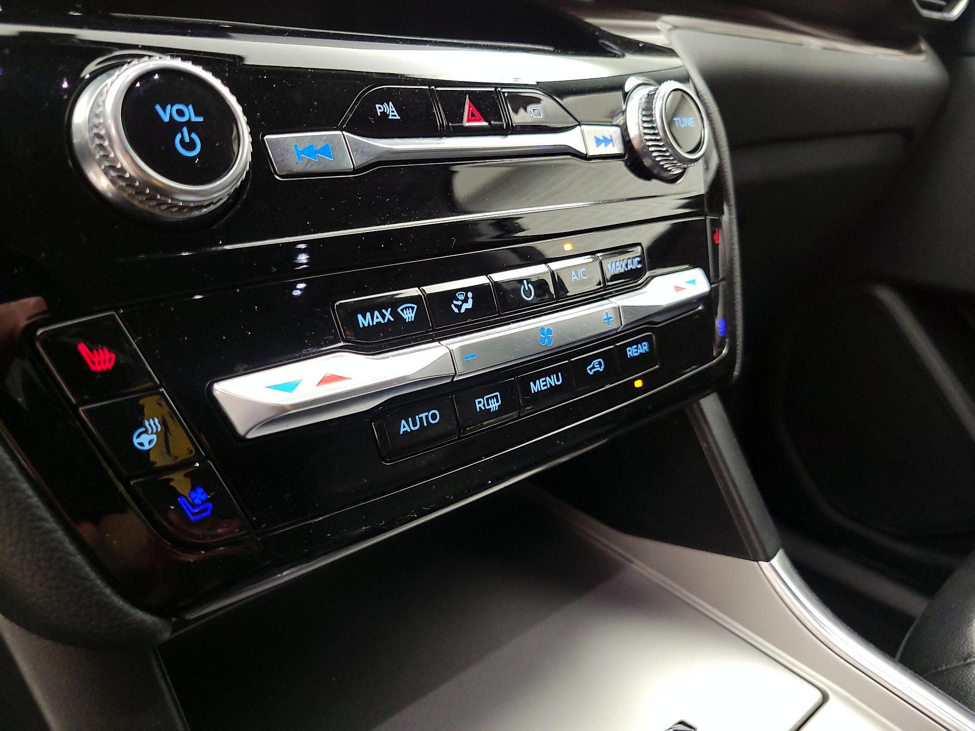 Thumbnail: 2023 Ford Explorer - 16