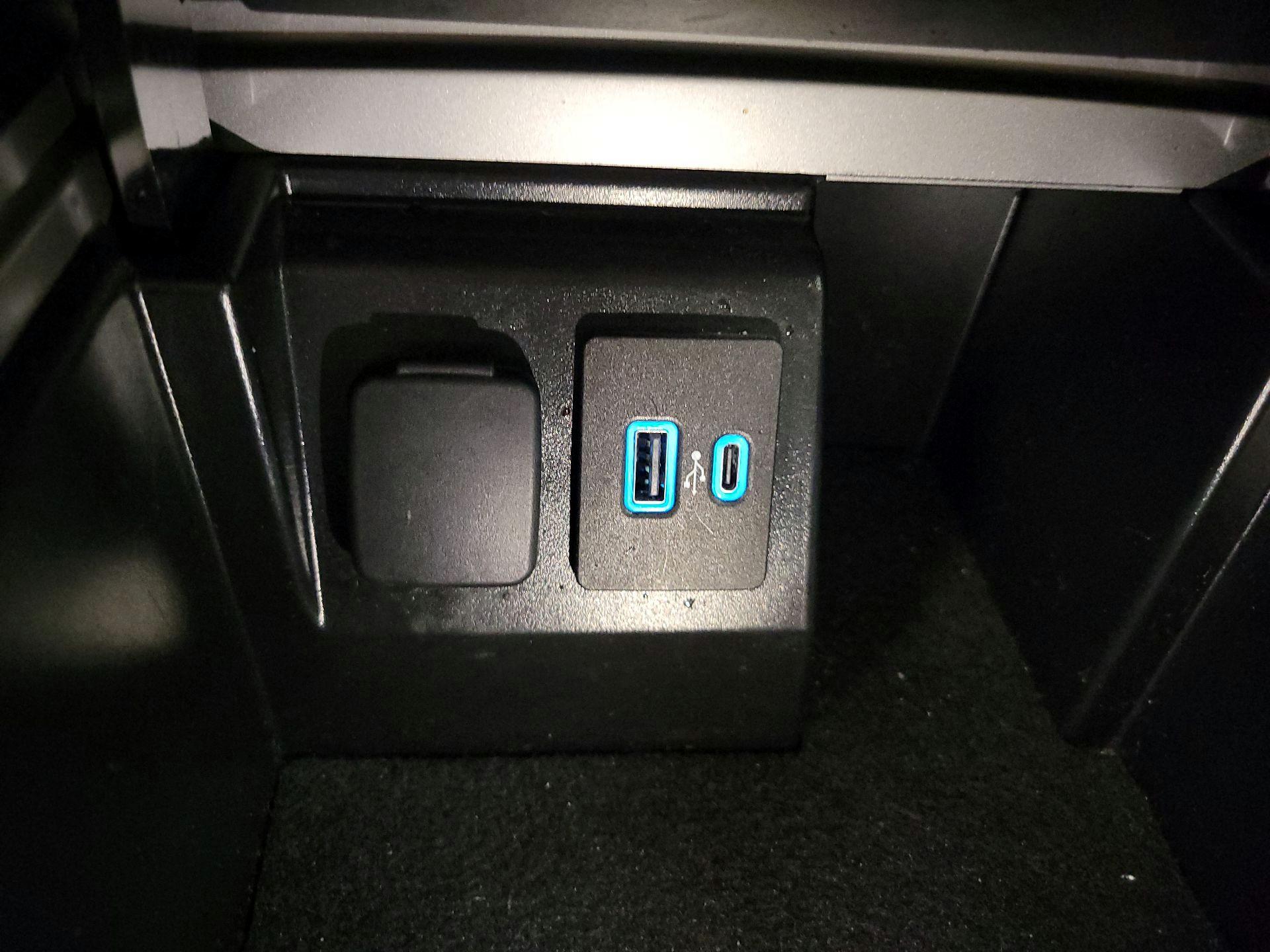 Thumbnail: 2023 Ford Explorer - 18