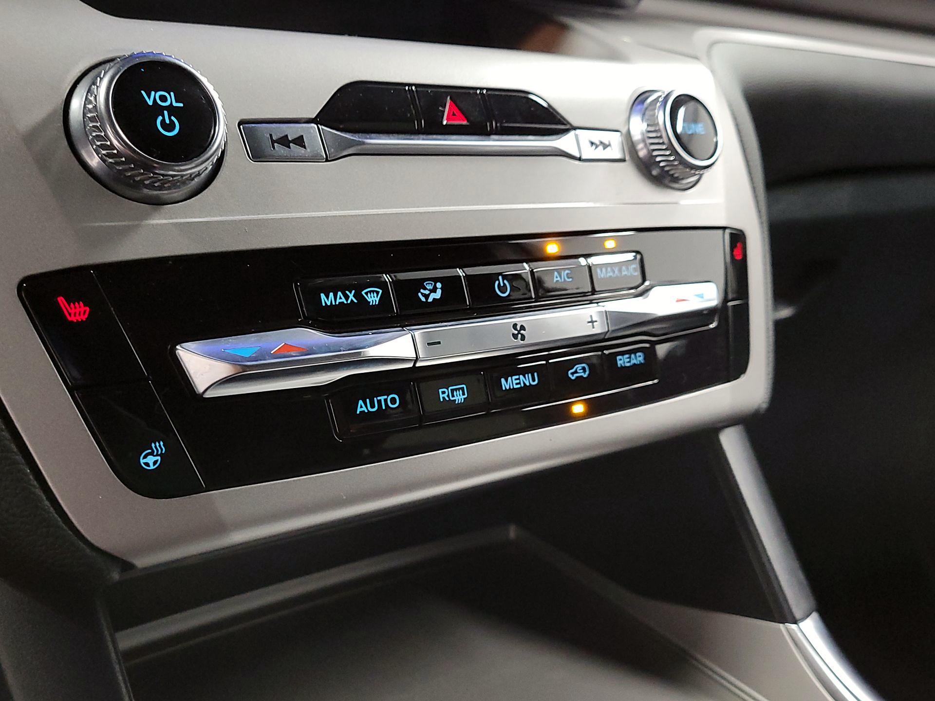 Thumbnail: 2023 Ford Explorer - 16