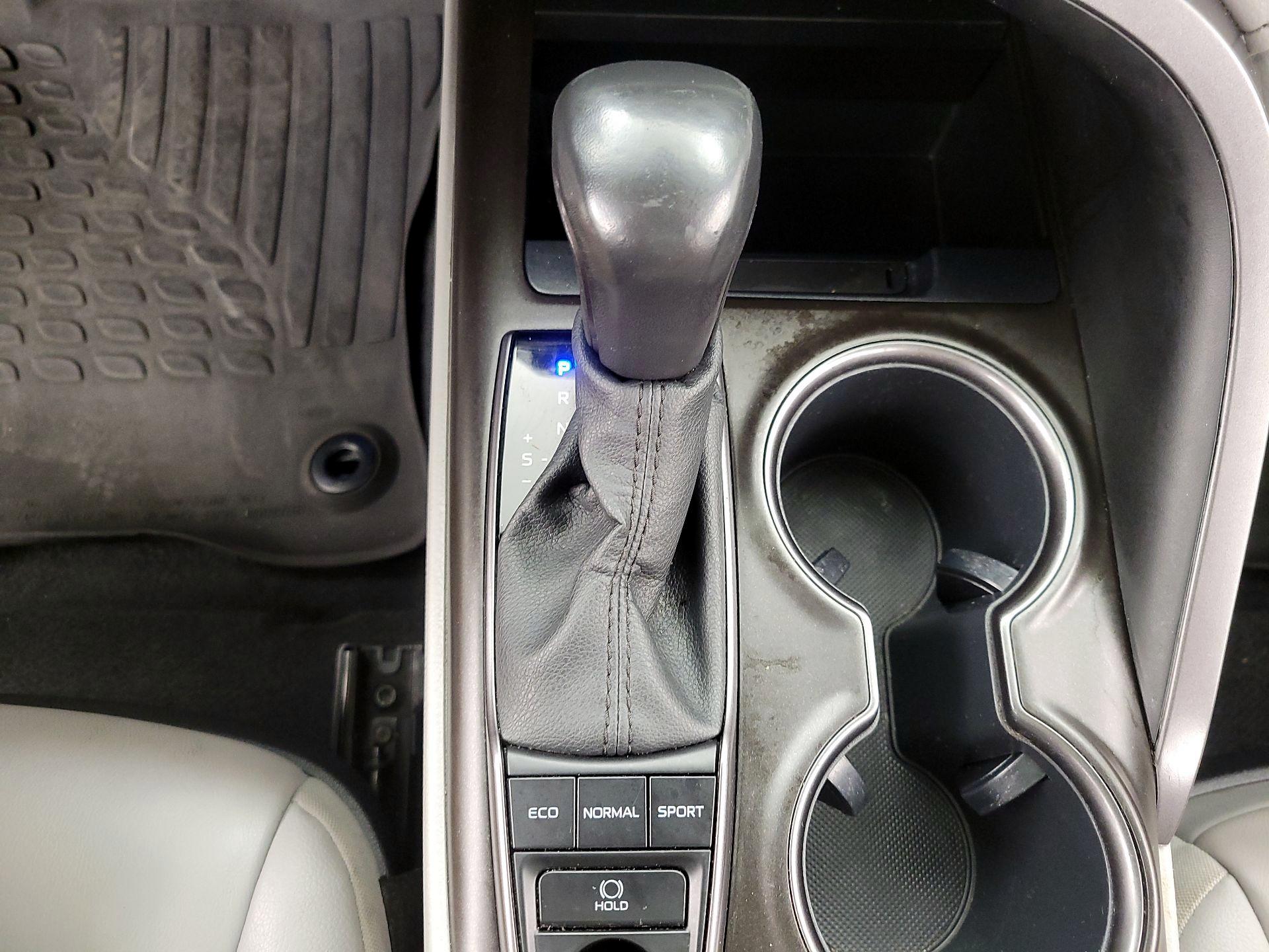 Thumbnail: 2022 Toyota Camry - 17