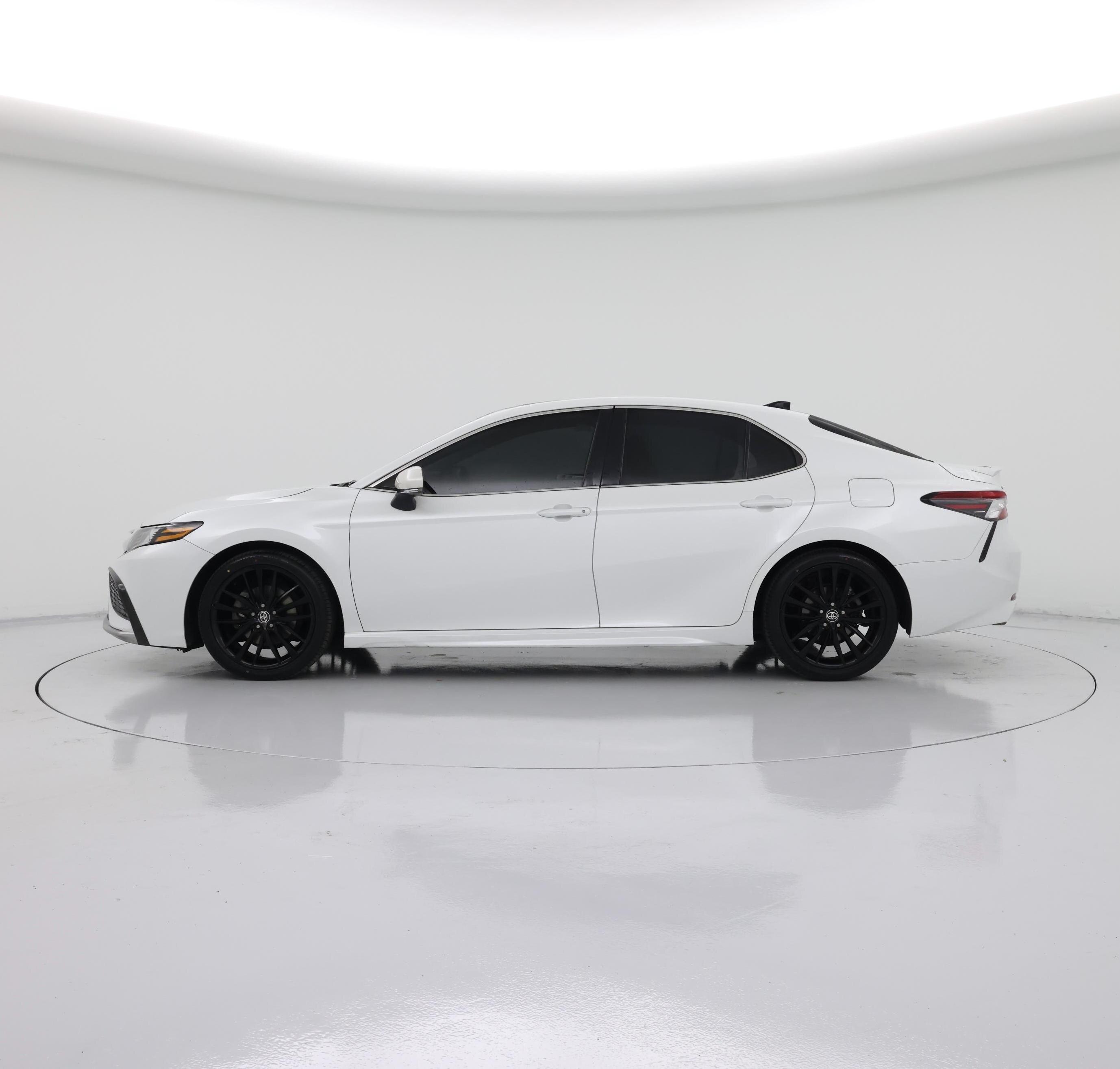 Thumbnail: 2022 Toyota Camry - 3