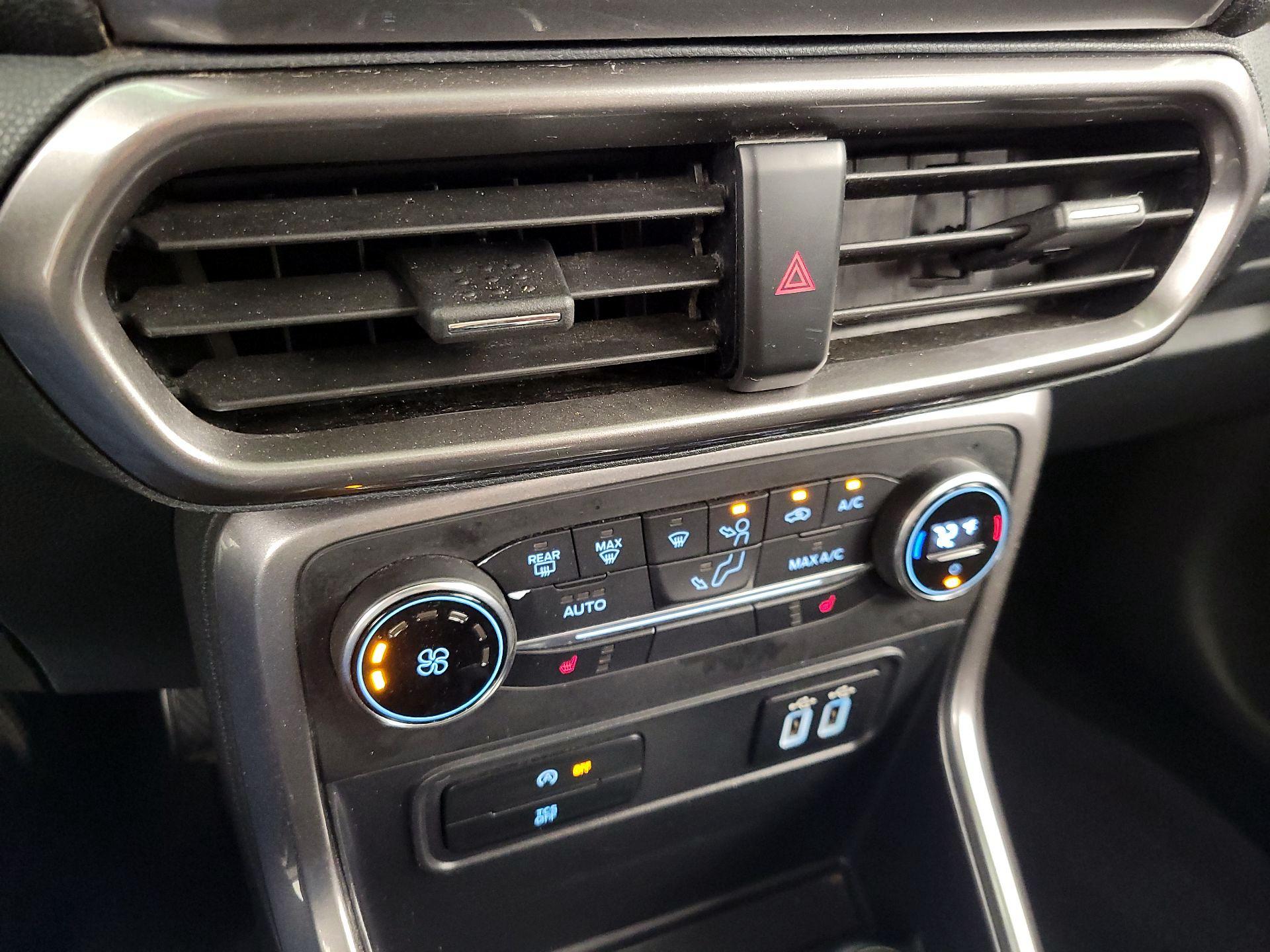 Thumbnail: 2019 Ford EcoSport - 17