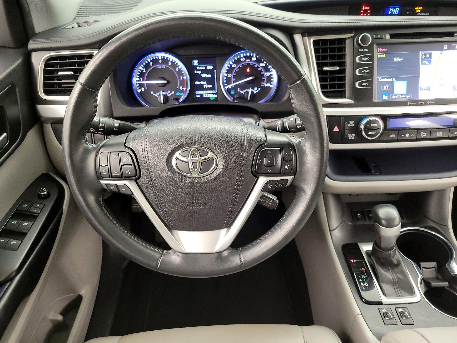Thumbnail: 2019 Toyota Highlander - 10