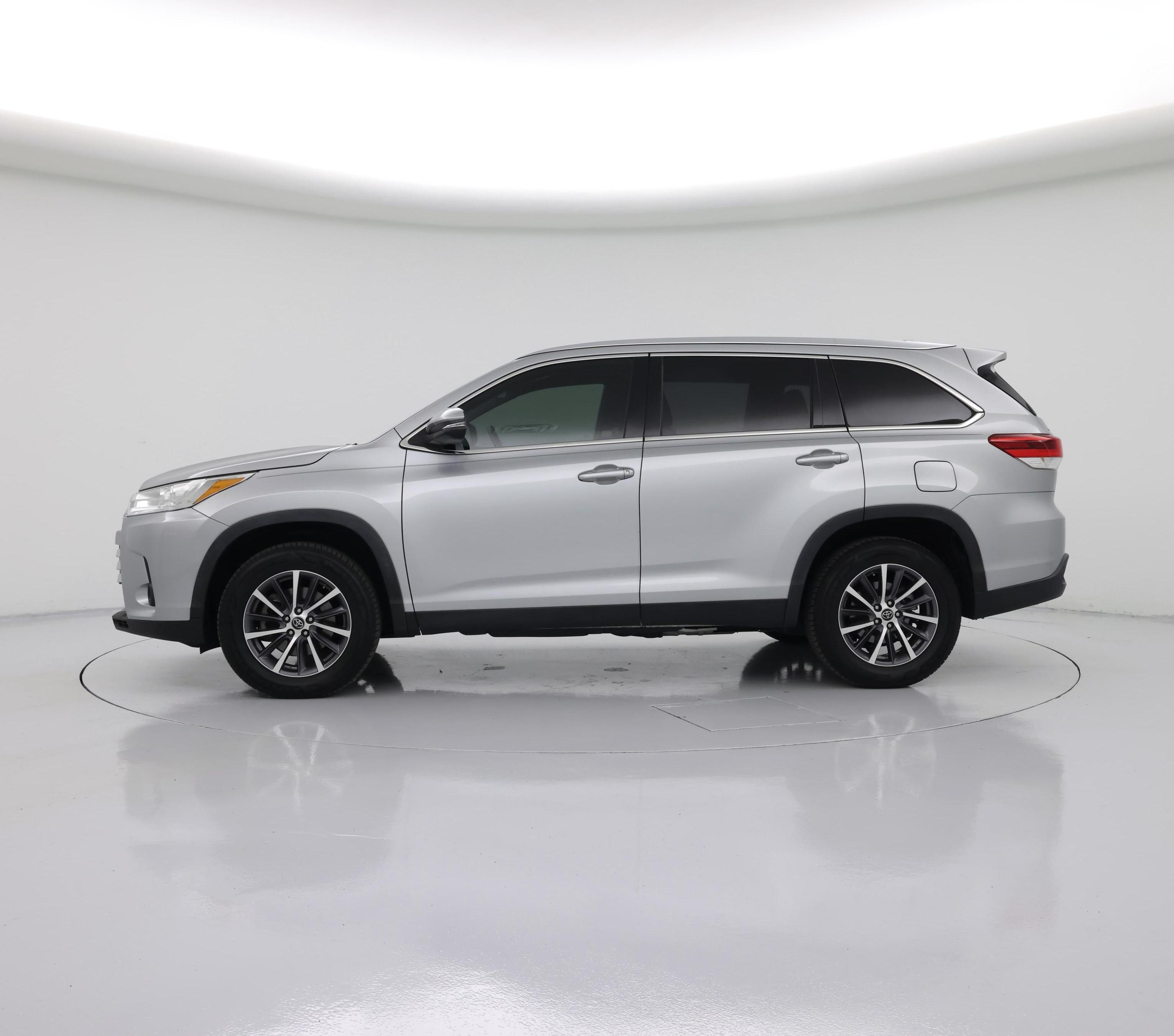 Thumbnail: 2019 Toyota Highlander - 3