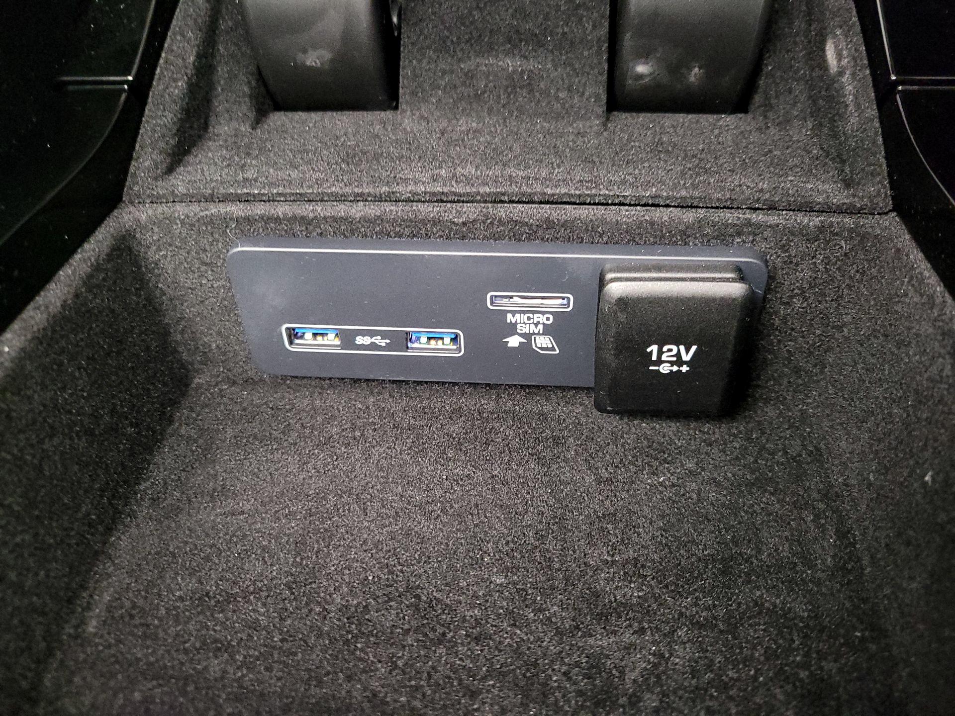 Thumbnail: 2020 Land Rover Range Rover Velar - 19