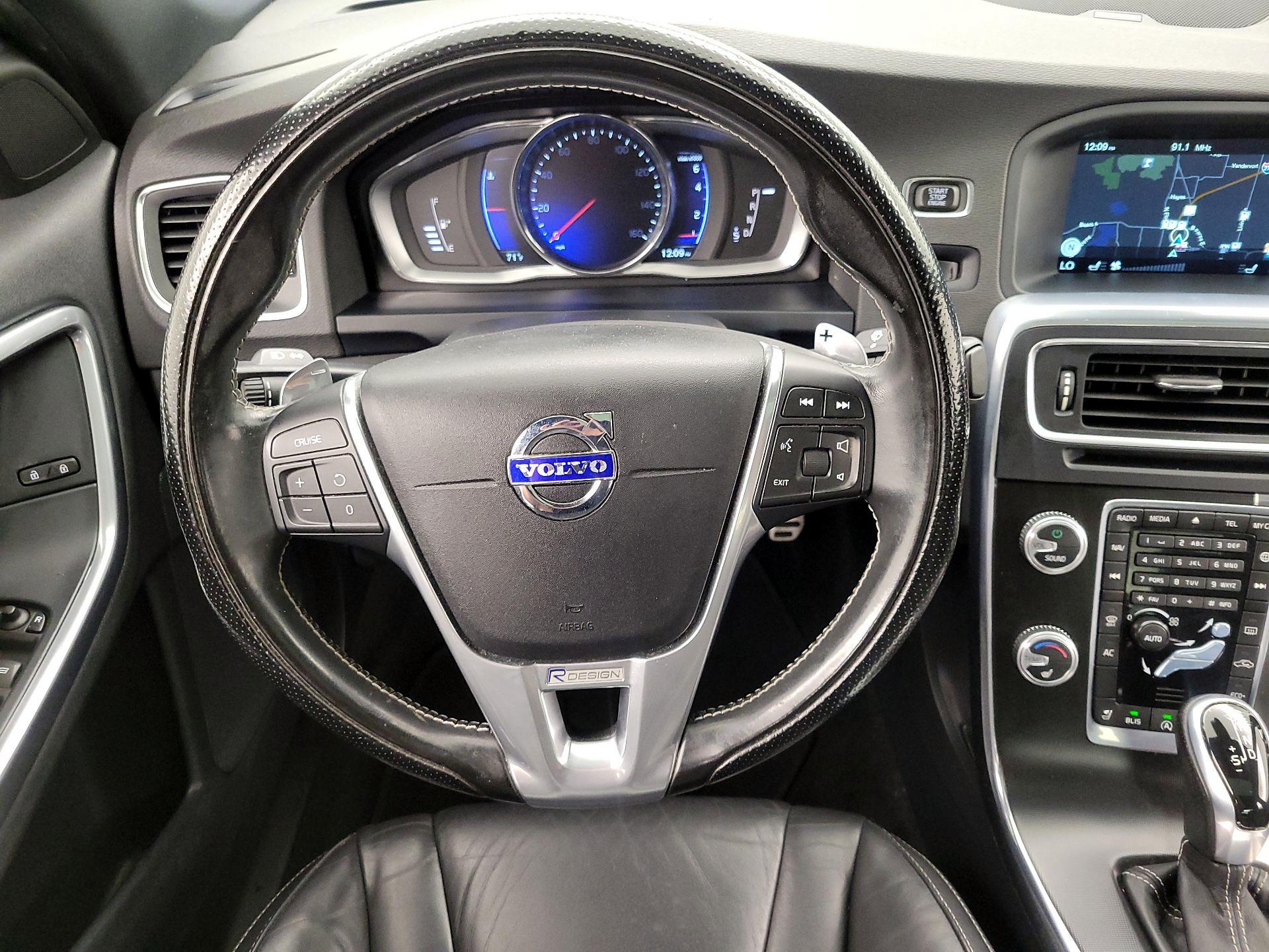 Thumbnail: 2016 Volvo S60 - 10