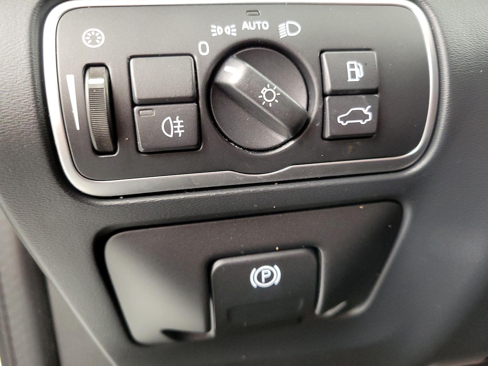 Thumbnail: 2016 Volvo S60 - 13