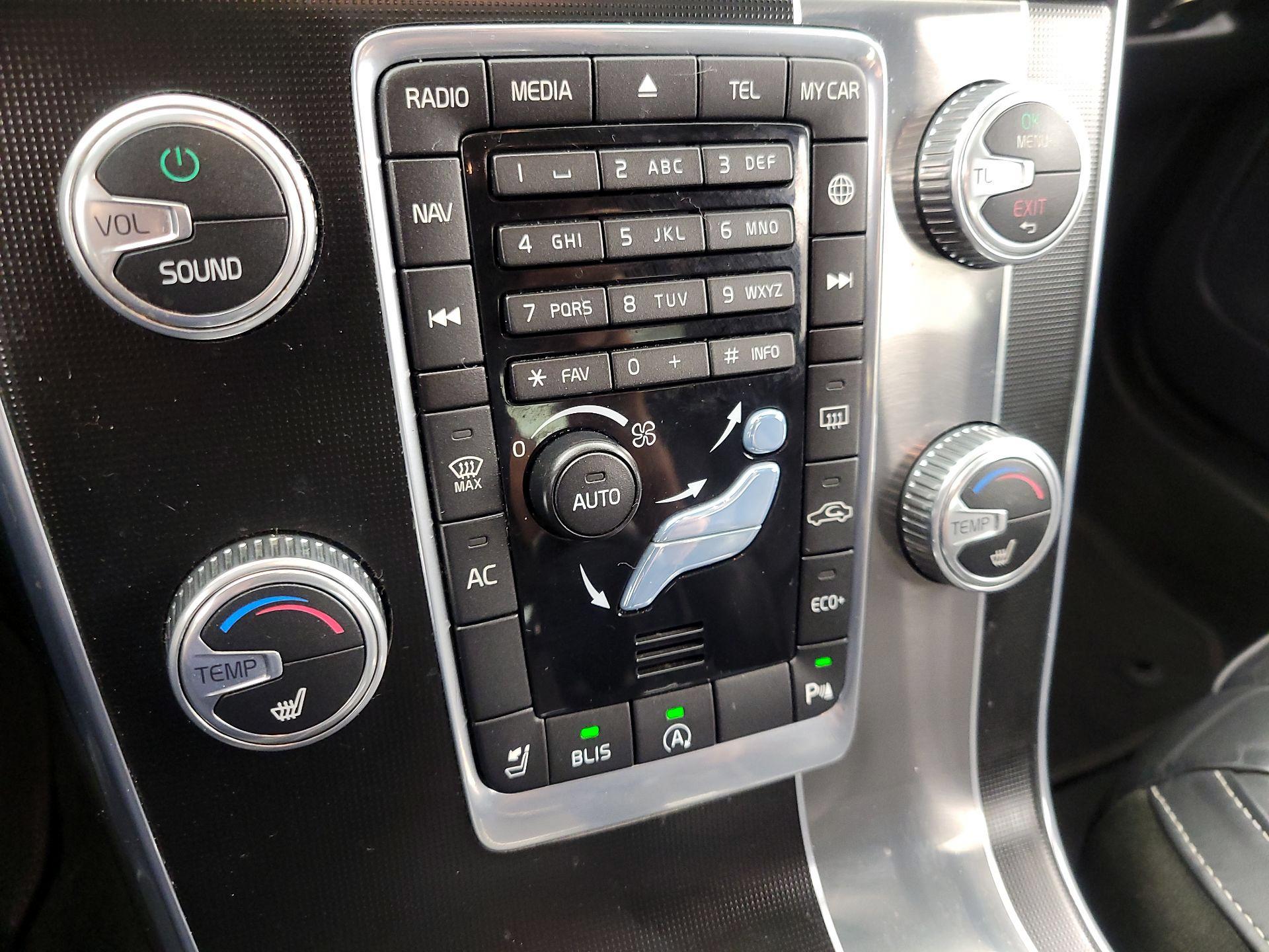 Thumbnail: 2016 Volvo S60 - 16