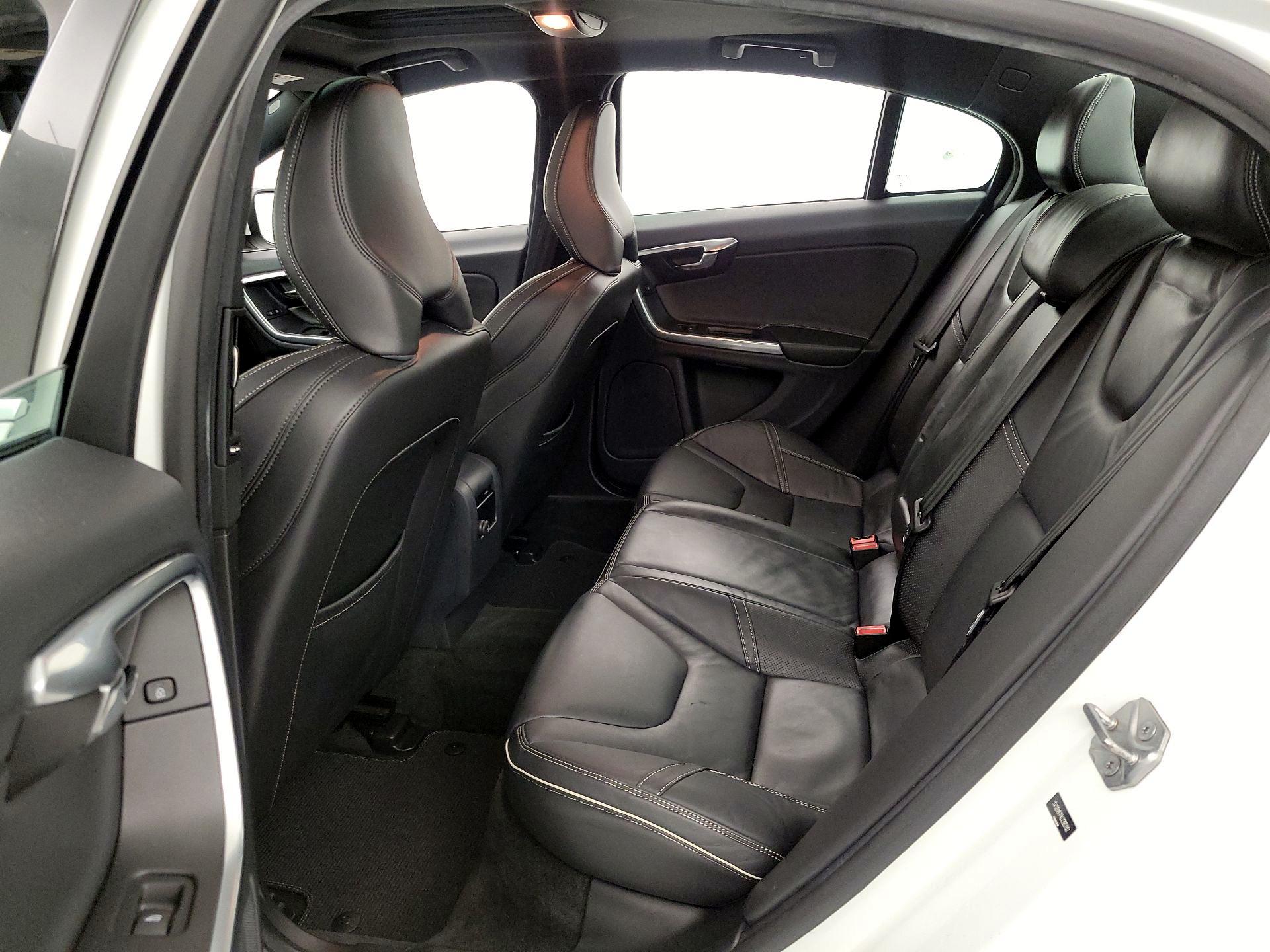 Thumbnail: 2016 Volvo S60 - 19