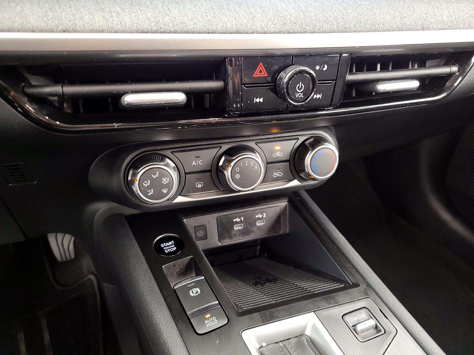 Thumbnail: 2025 Nissan Kicks - 16