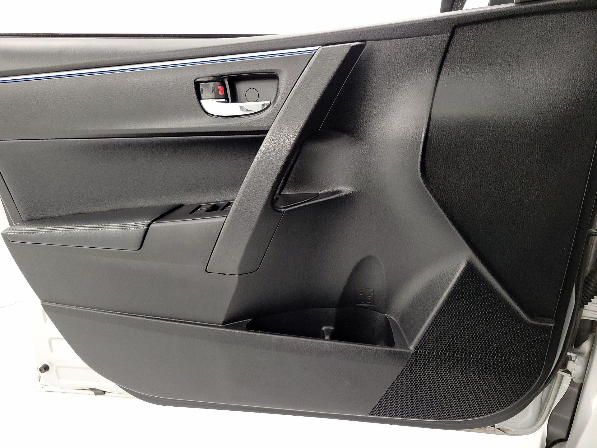 Thumbnail: 2016 Toyota Corolla - 12