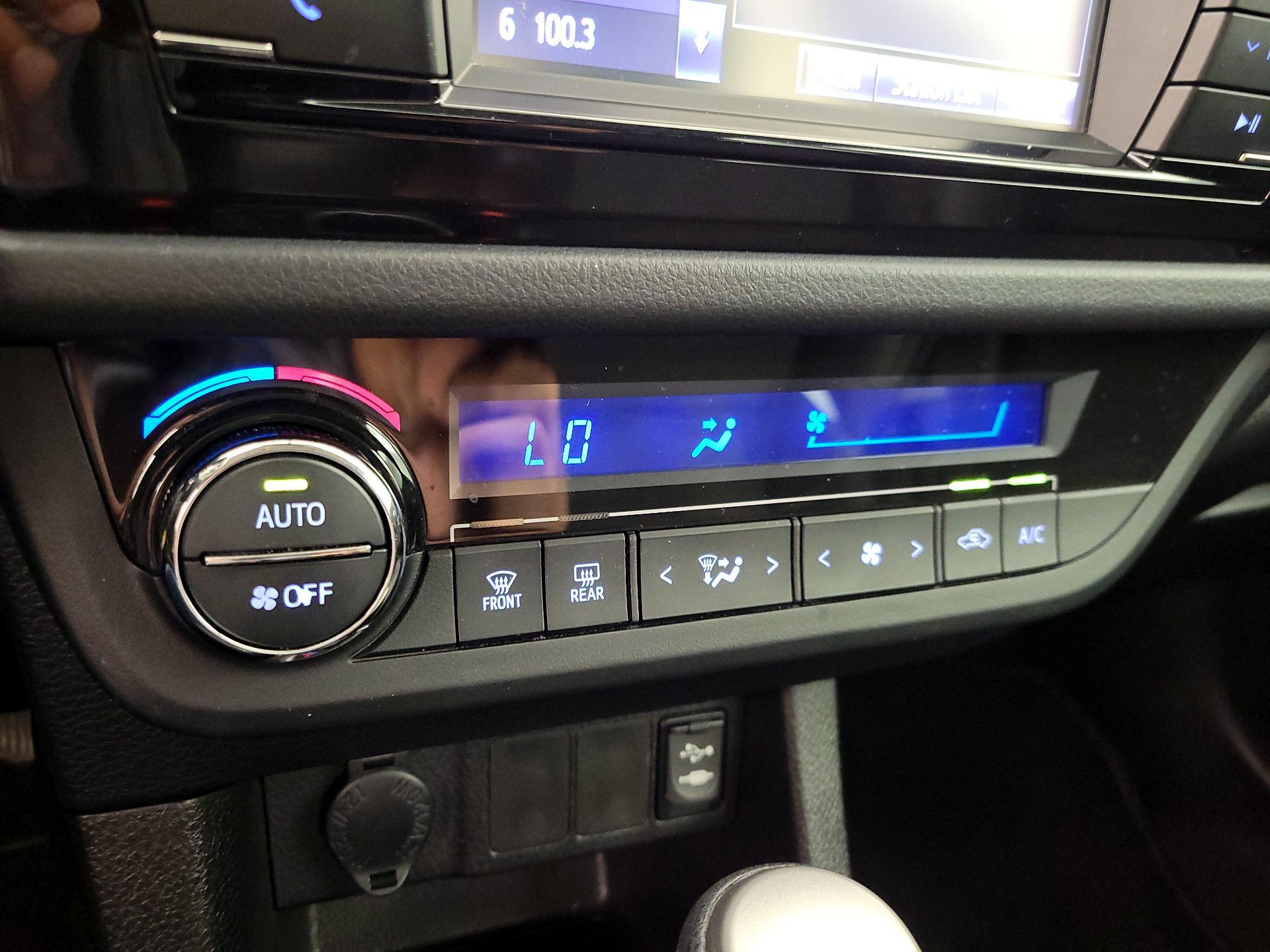 Thumbnail: 2016 Toyota Corolla - 16