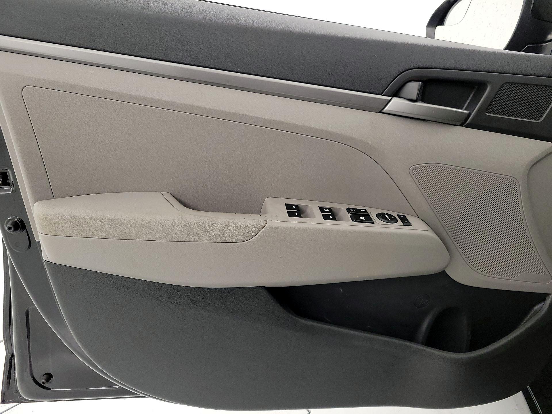 Thumbnail: 2018 Hyundai Elantra - 12