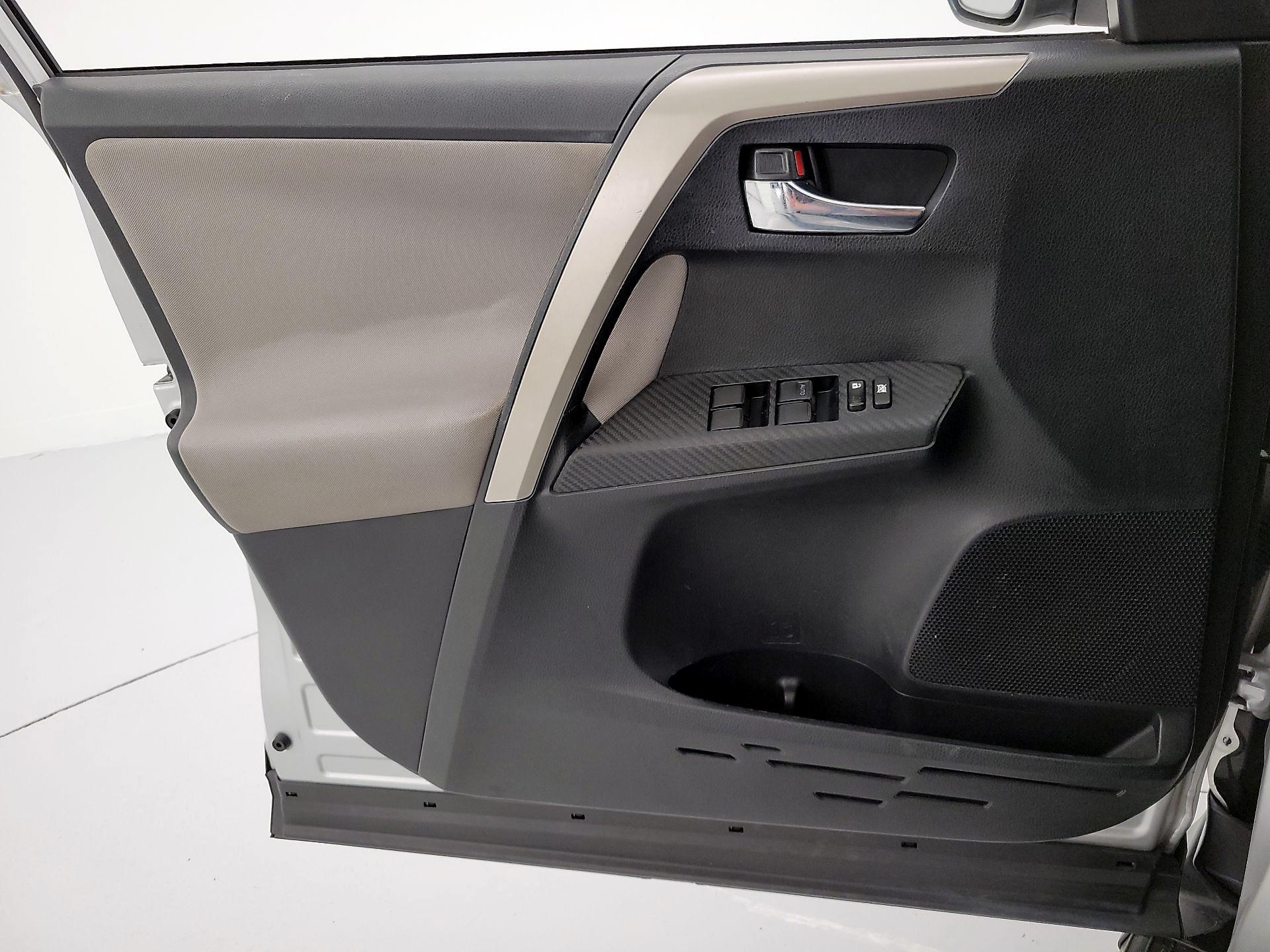 Thumbnail: 2014 Toyota RAV4 - 12