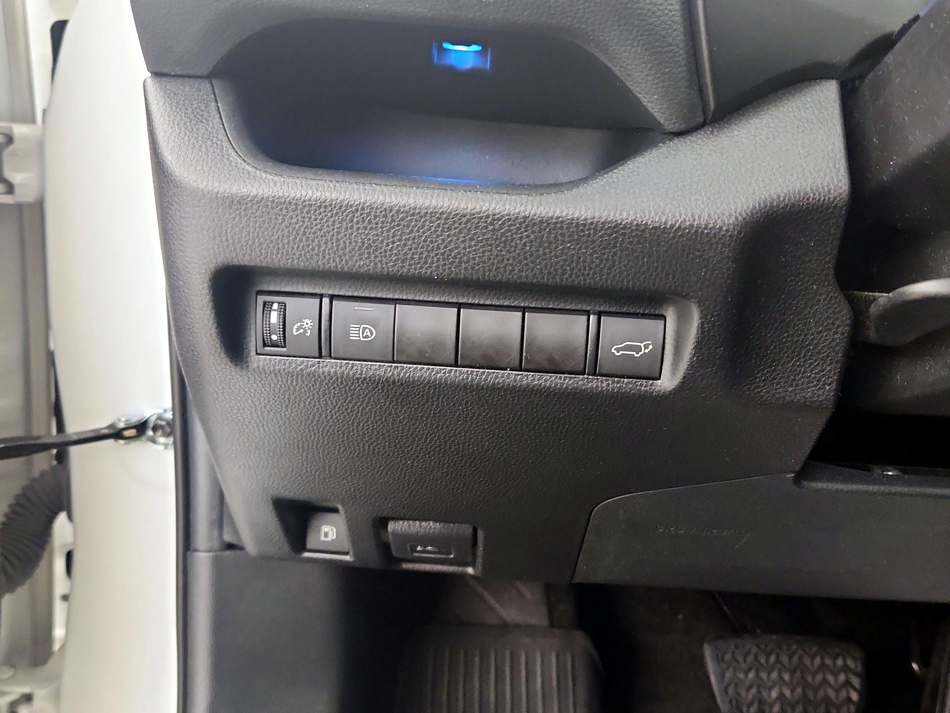 Thumbnail: 2021 Toyota RAV4 - 13