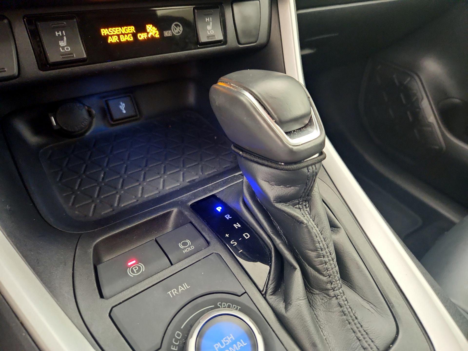 Thumbnail: 2021 Toyota RAV4 - 18