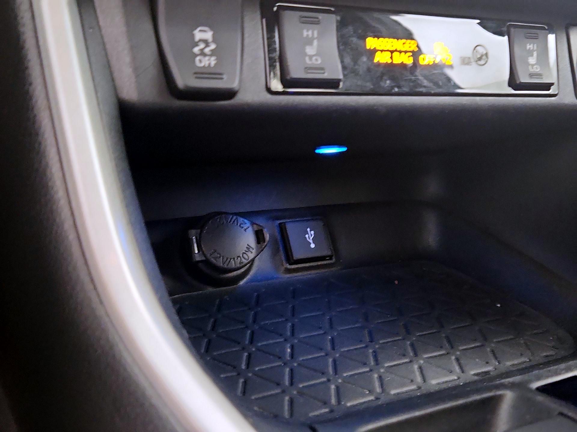 Thumbnail: 2021 Toyota RAV4 - 19