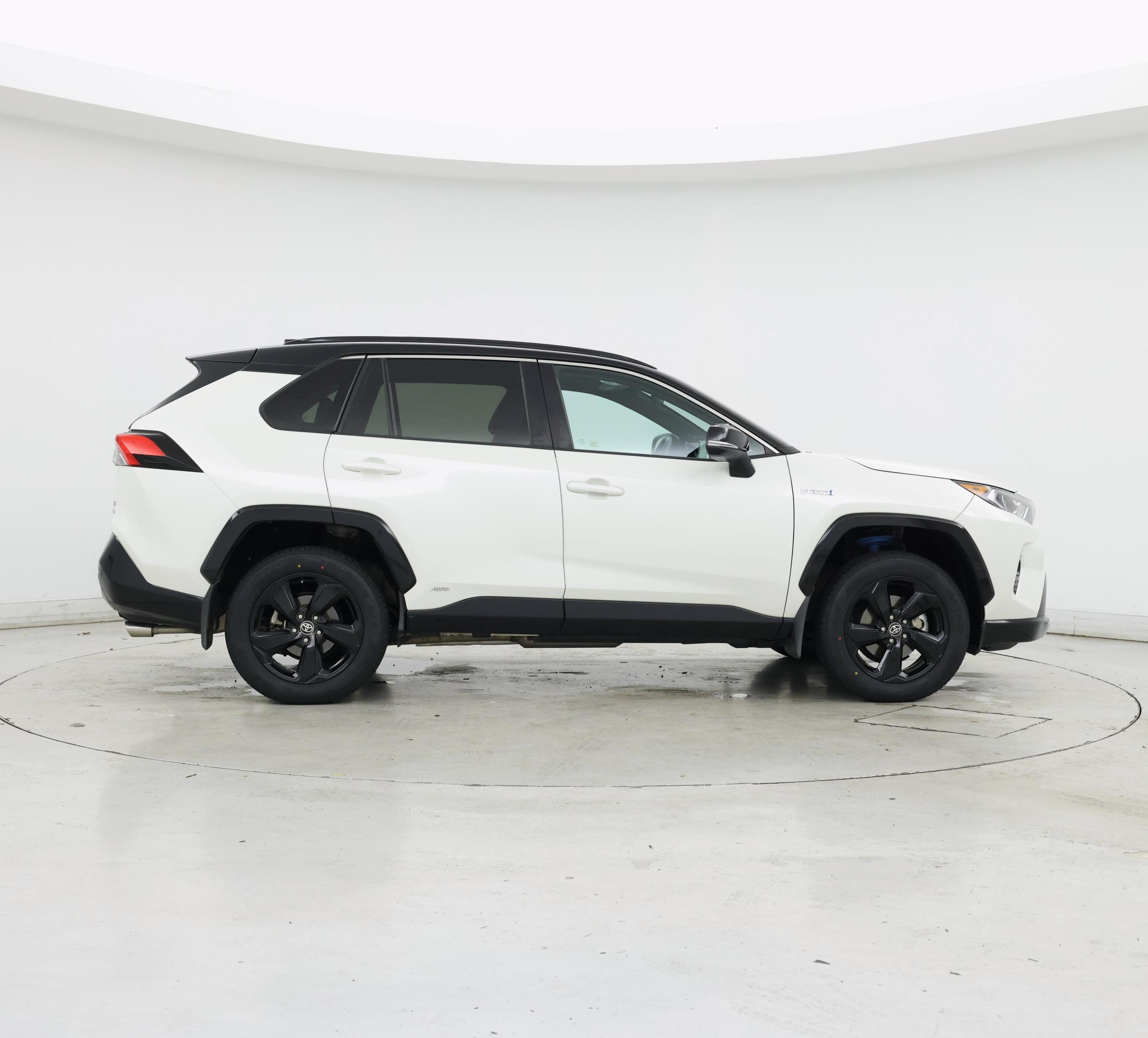 Thumbnail: 2021 Toyota RAV4 - 7