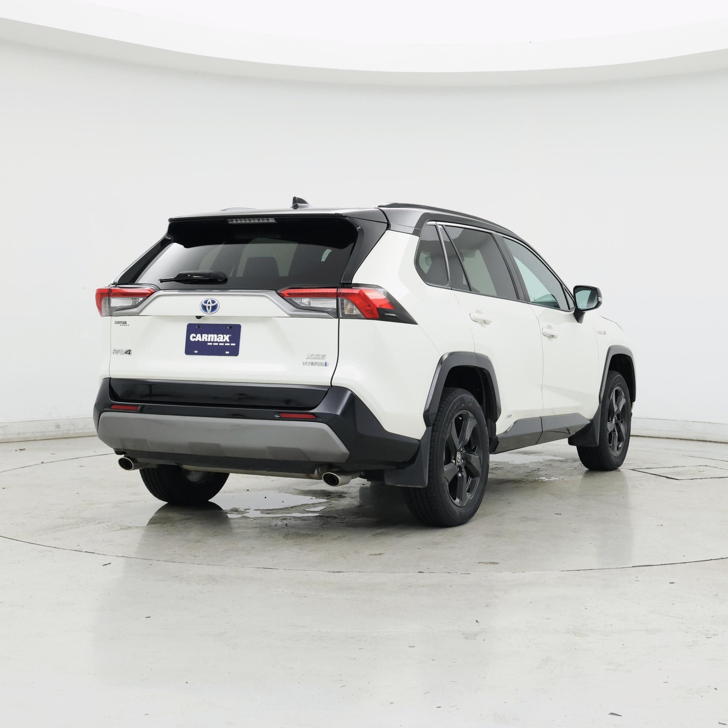 Thumbnail: 2021 Toyota RAV4 - 8