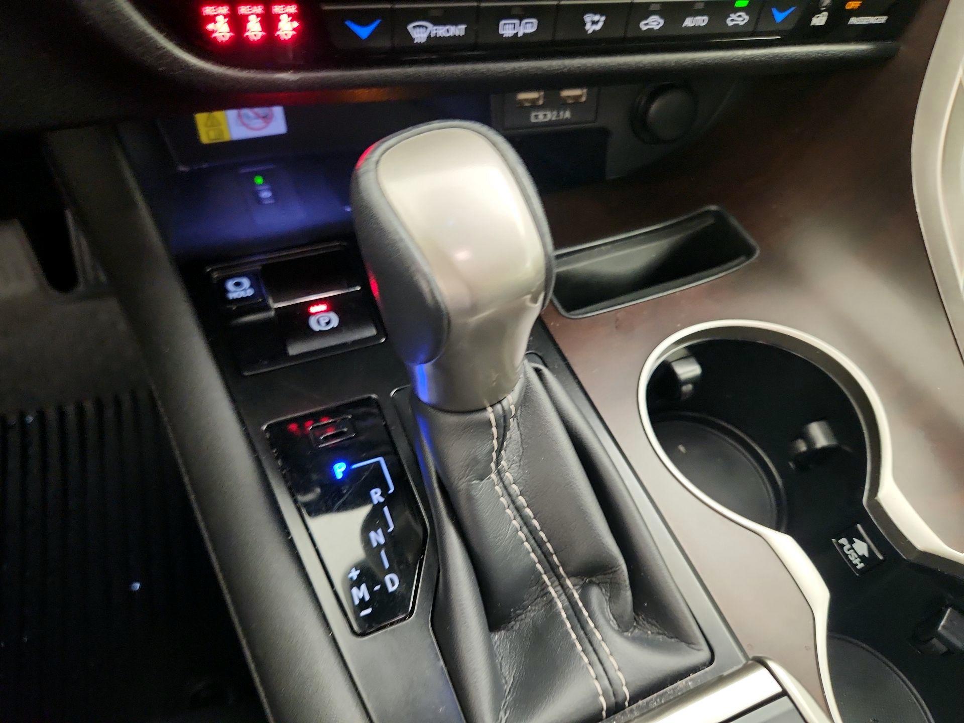 Thumbnail: 2021 Lexus RX - 18