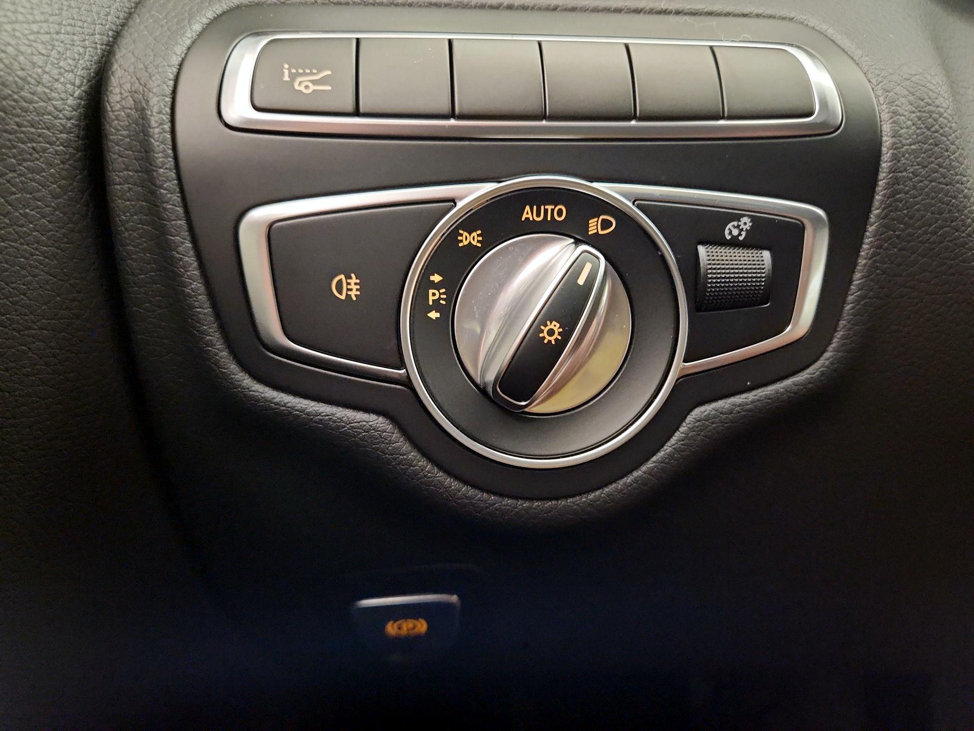 Thumbnail: 2018 Mercedes-Benz C-Class - 13