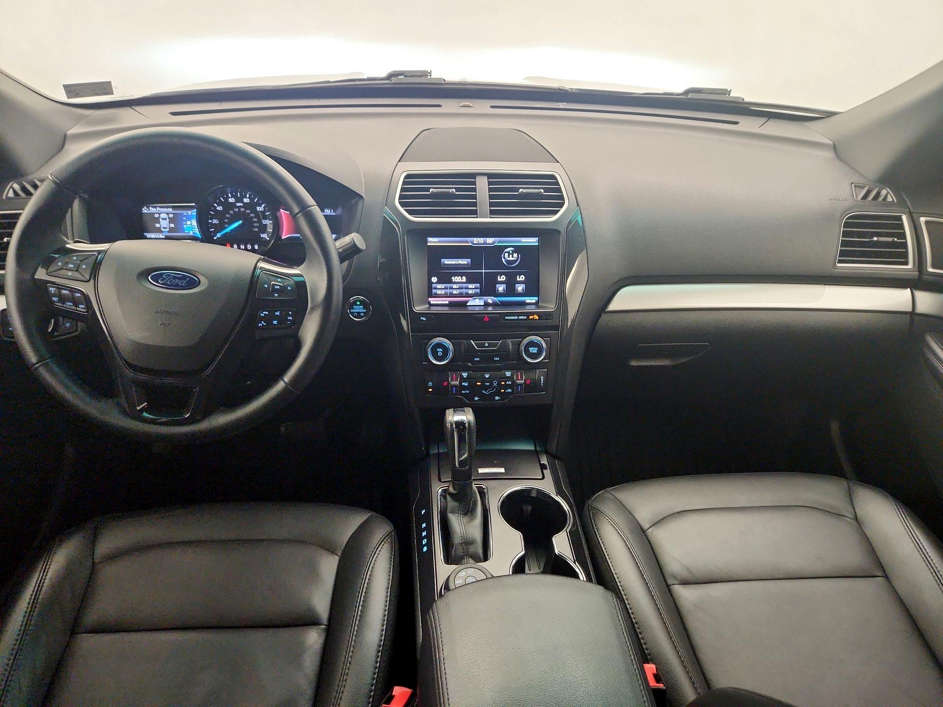 Thumbnail: 2016 Ford Explorer - 9