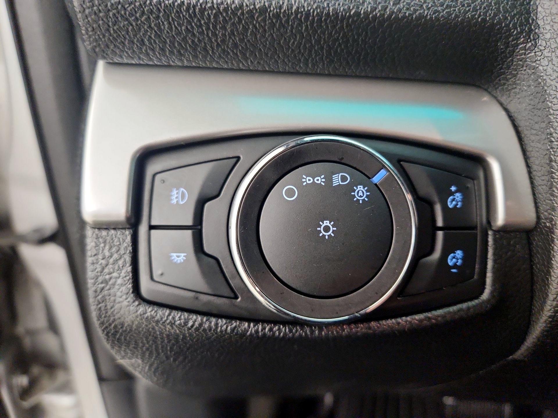 Thumbnail: 2016 Ford Explorer - 13