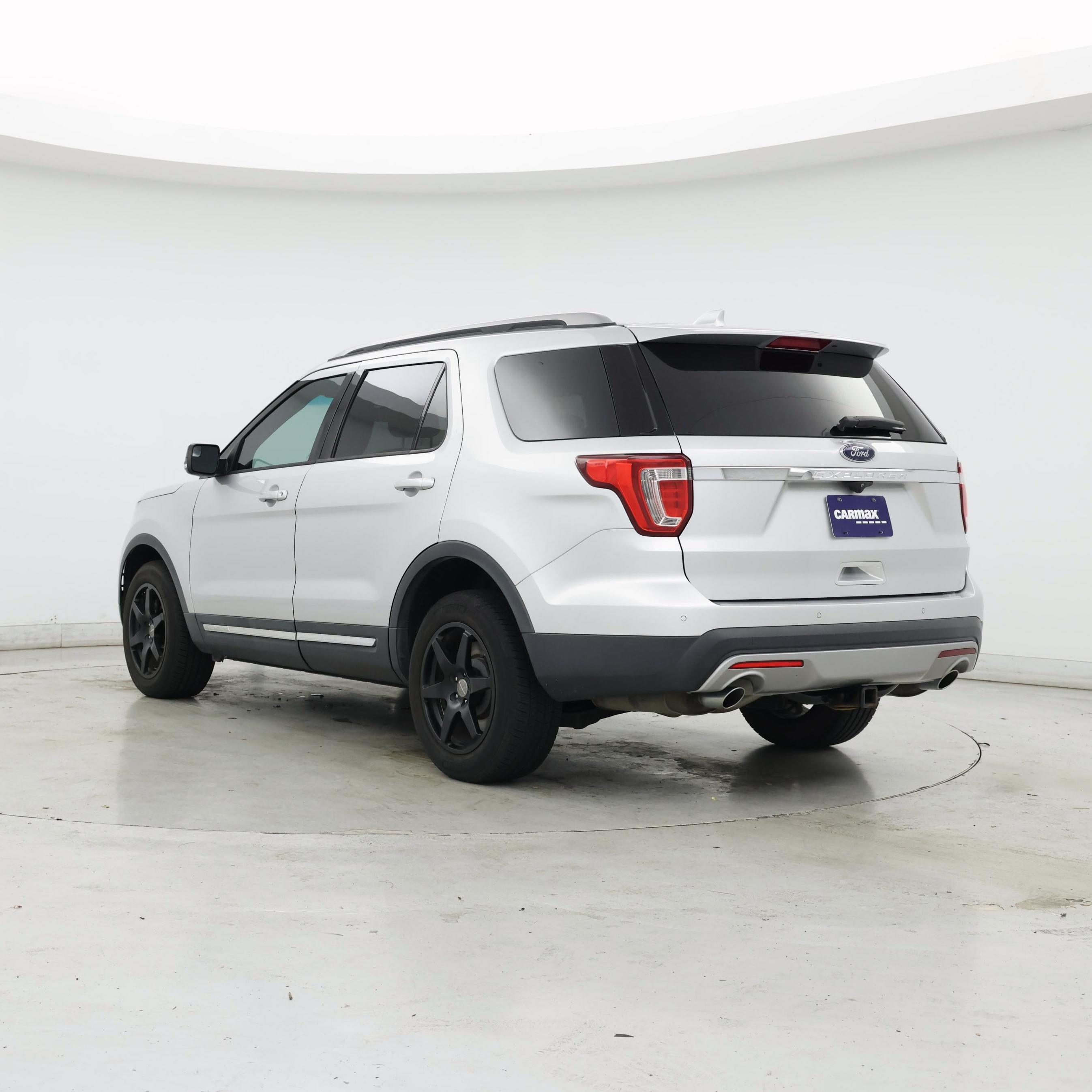 Thumbnail: 2016 Ford Explorer - 2