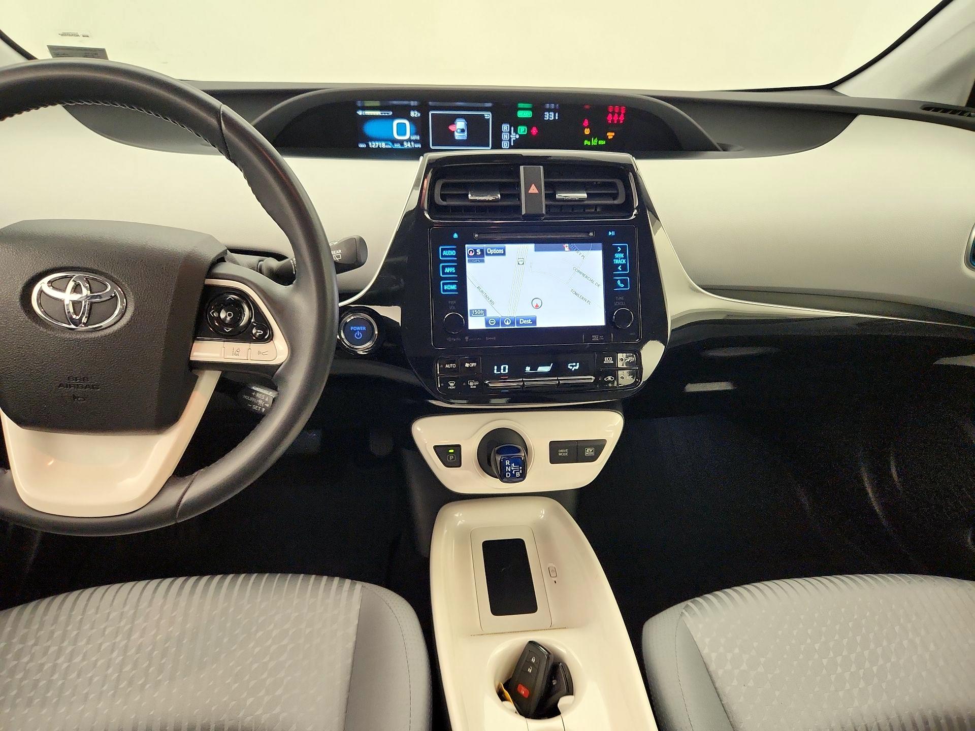 Thumbnail: 2018 Toyota Prius - 9