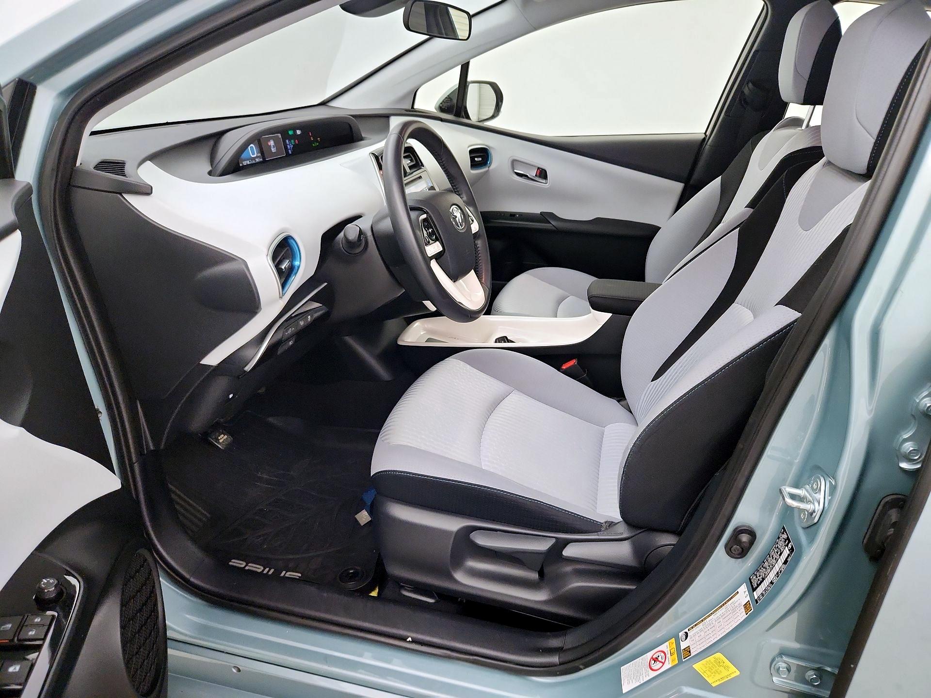 Thumbnail: 2018 Toyota Prius - 11