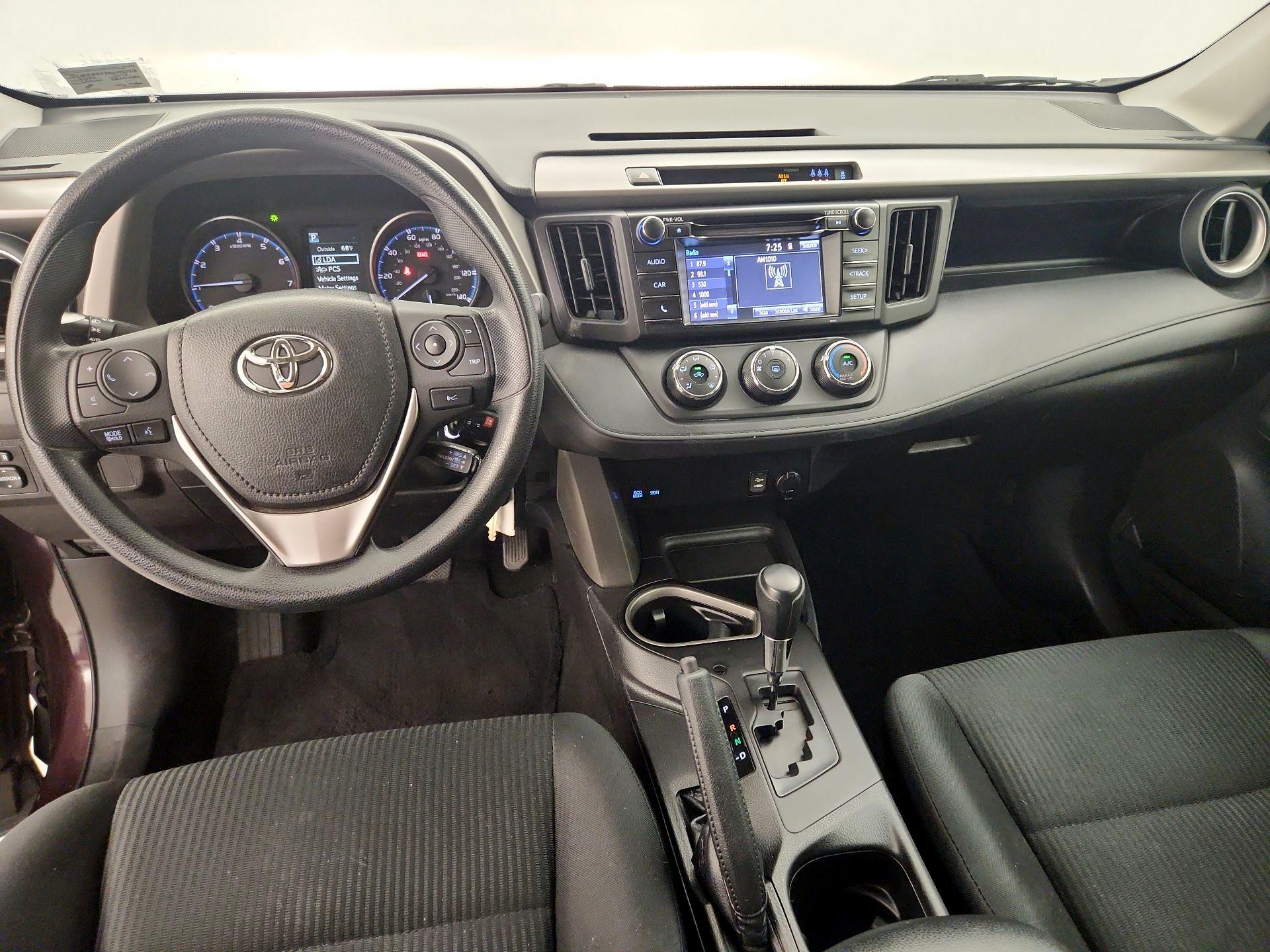 Thumbnail: 2017 Toyota RAV4 - 9