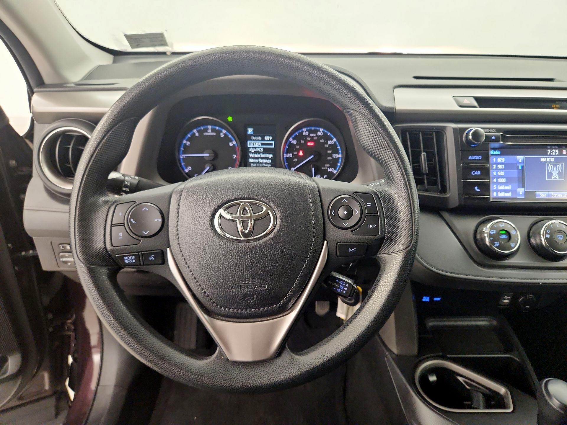 Thumbnail: 2017 Toyota RAV4 - 10